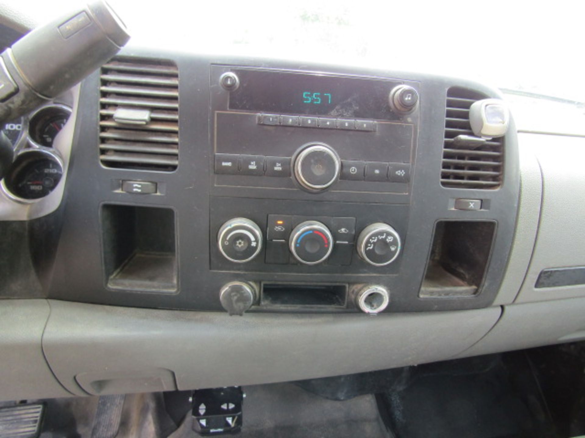 2007 GMC Sierra C3500 Crew Cab Utility Truck, VIN #1GTHC39K07E596191, 113747 miles, Automatic - Image 10 of 27