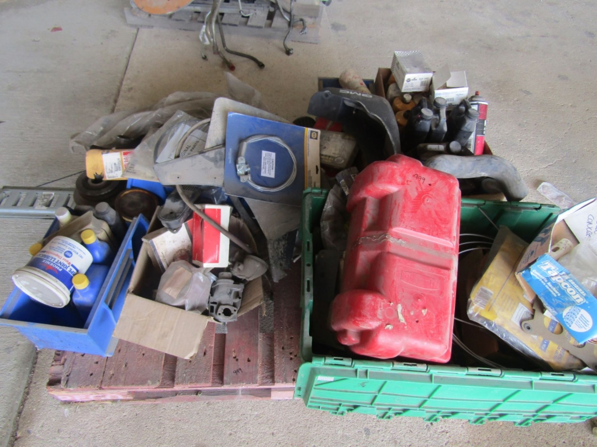 Pallet of Miscellaneous Trailer Parts - Image 4 of 4