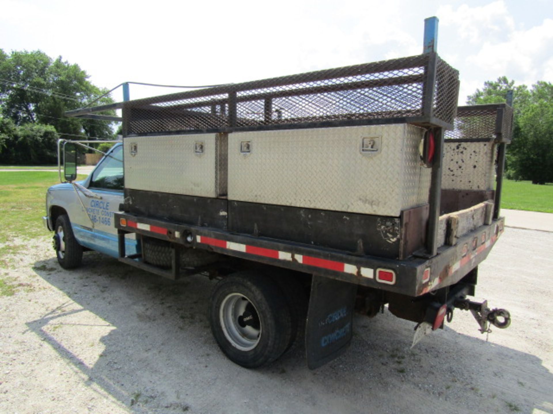 1998 GMC 3500 SL Utility Truck, Dually, VIN #1GDJC34F5WF039891, 163811 miles, Automatic - Image 5 of 24