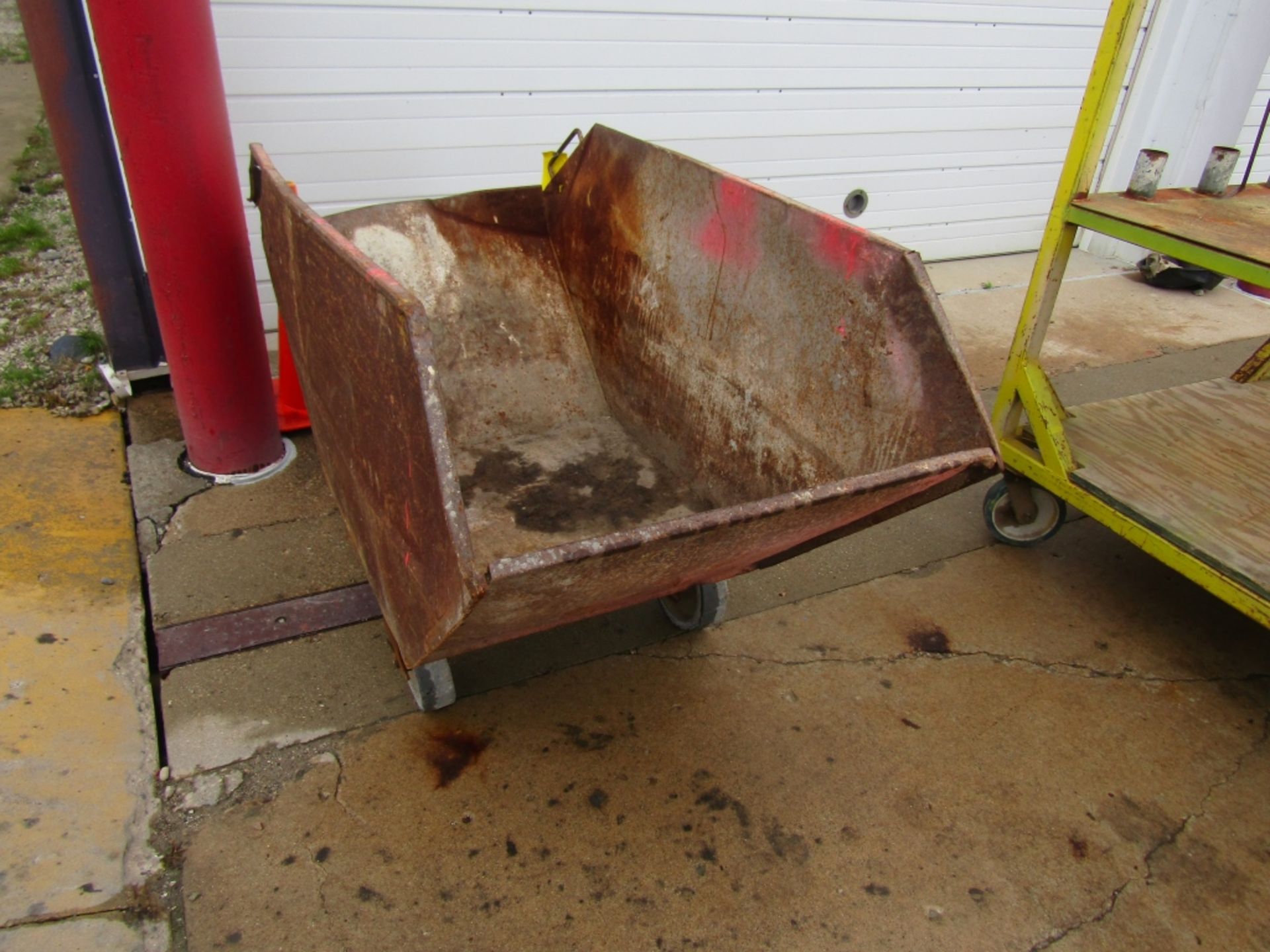 Metal Dump Cart - Image 2 of 2