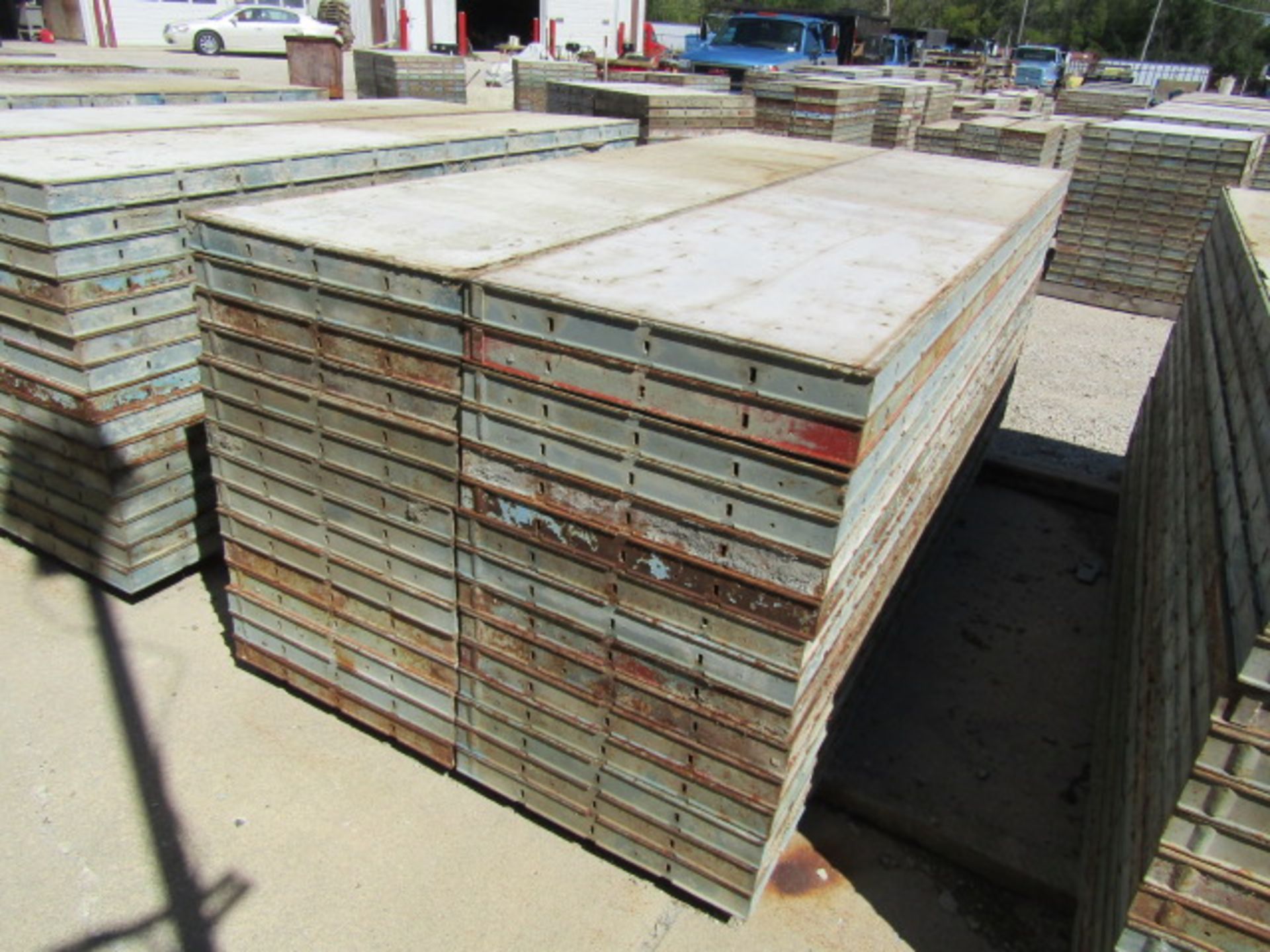 (30) 24" x 8' Symons Steel Ply Forms - Image 2 of 2