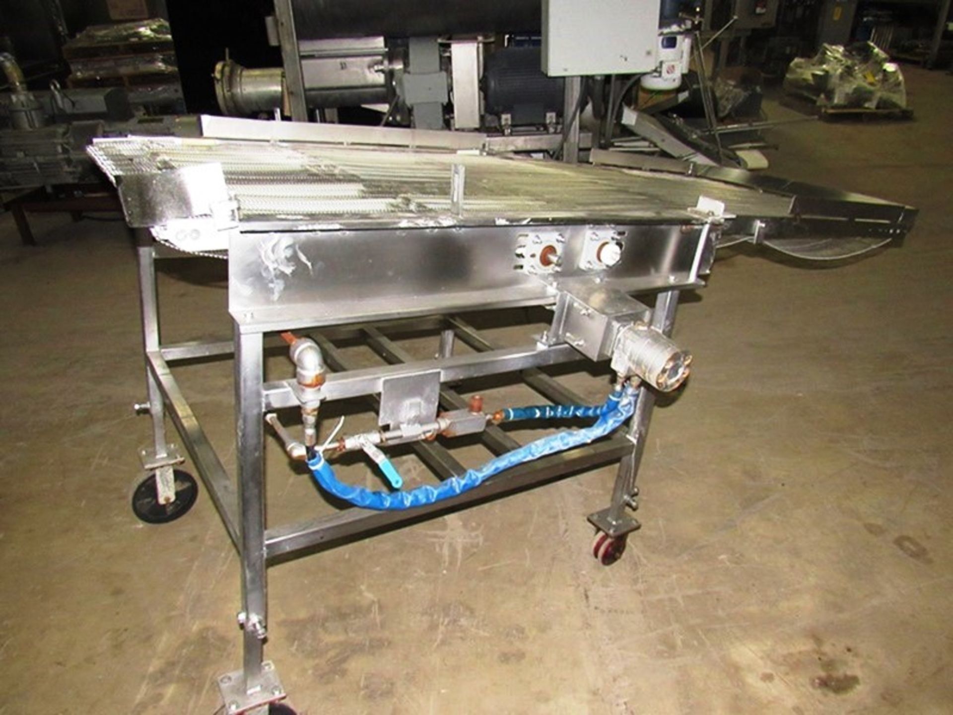 Stainless Steel Conveyor, 34" W X 92" L stainless steel ladder chain belt, hydraulic motor on - Image 3 of 4