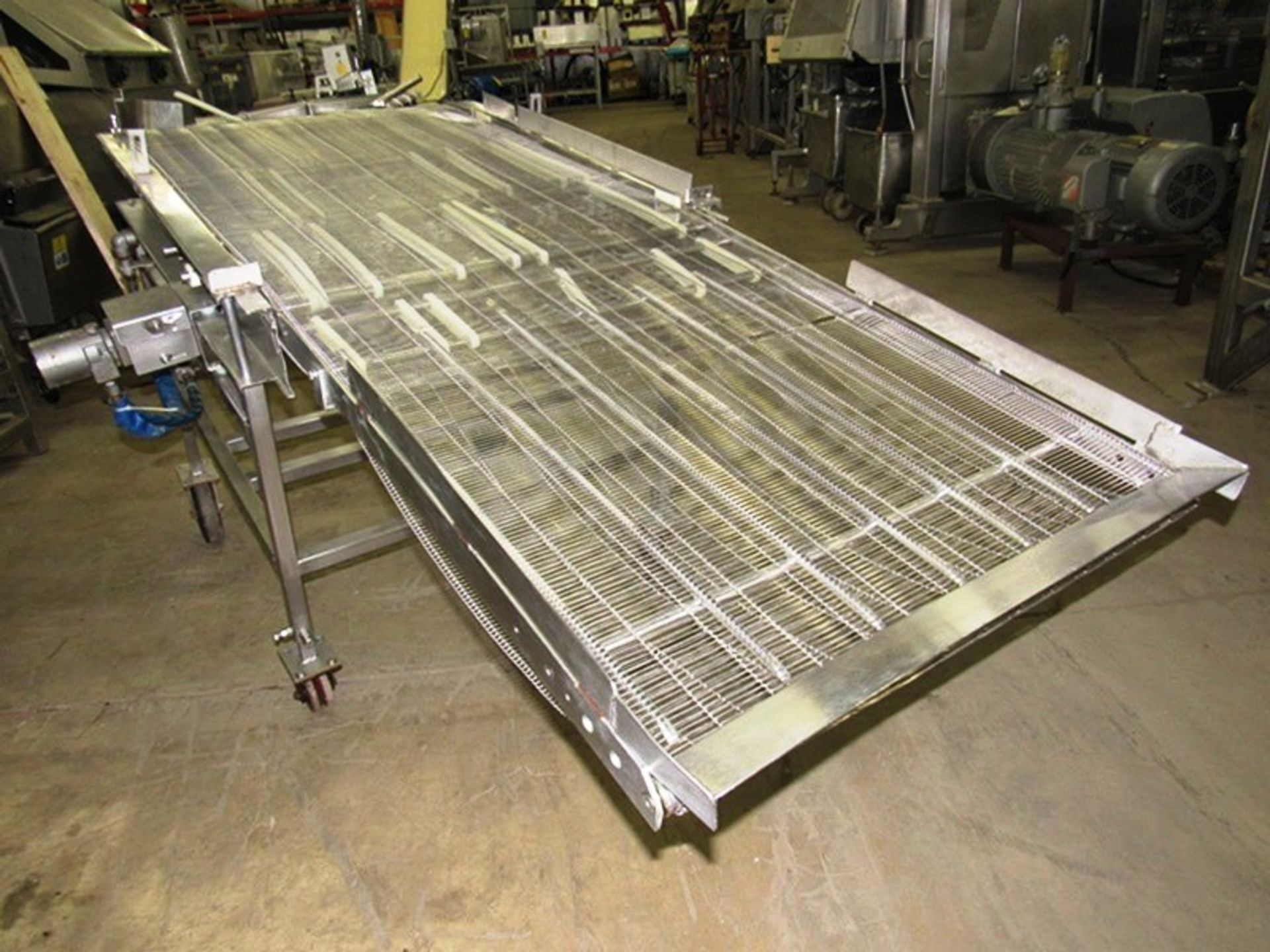 Stainless Steel Conveyor, 34" W X 92" L stainless steel ladder chain belt, hydraulic motor on - Image 4 of 4