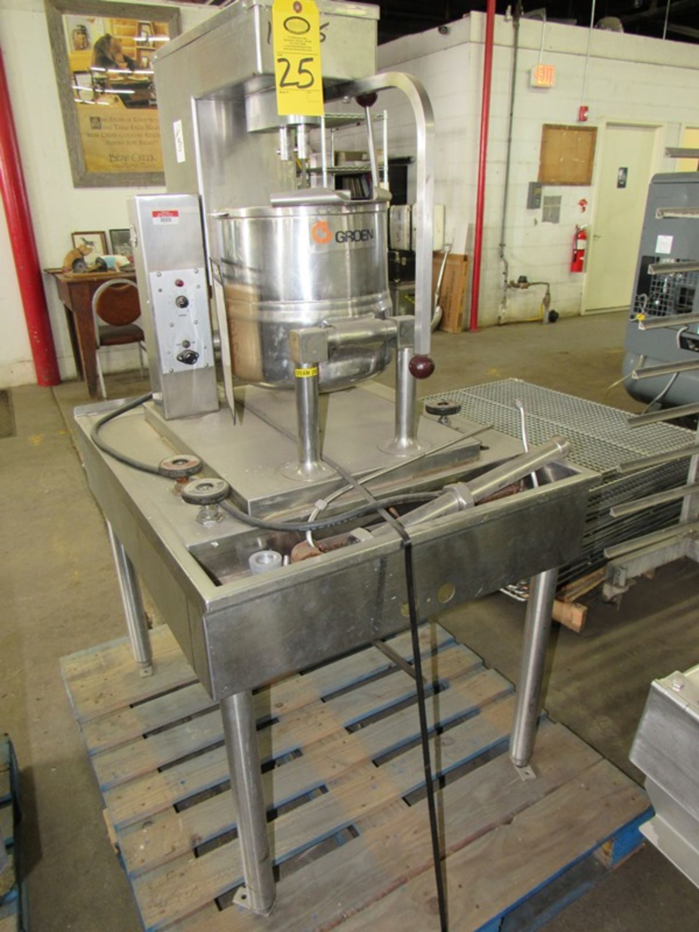 Groen Mdl. TDC/2-20 Steam Jacketed Kettle, 20 Qt., tilting bowl on stainless steel cart