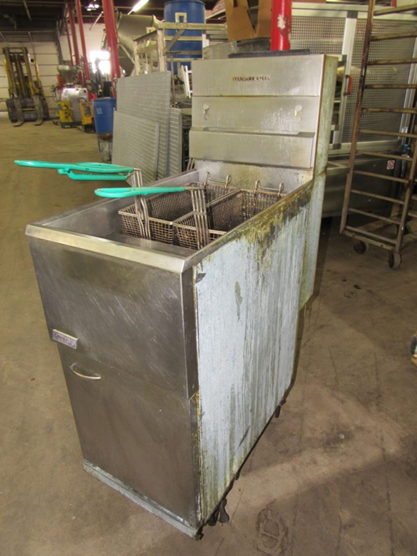 Pitco Mdl. 35C+S Portable Natural Gas Fryer, 2 baskets - Image 2 of 5