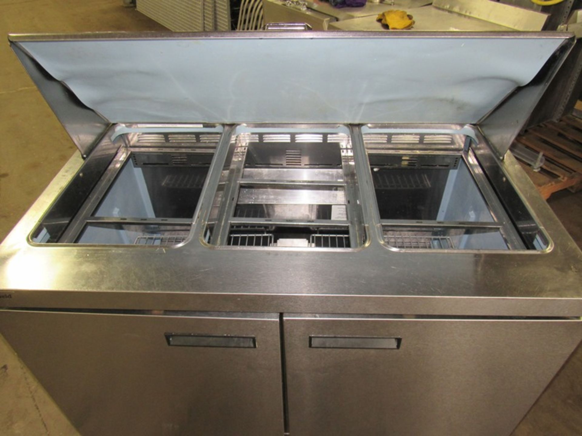 Delfield Mdl. 4448N-18M Portable 2 Section Refrigerated Mega Top Salad Prep Table/Cooler - Image 4 of 5