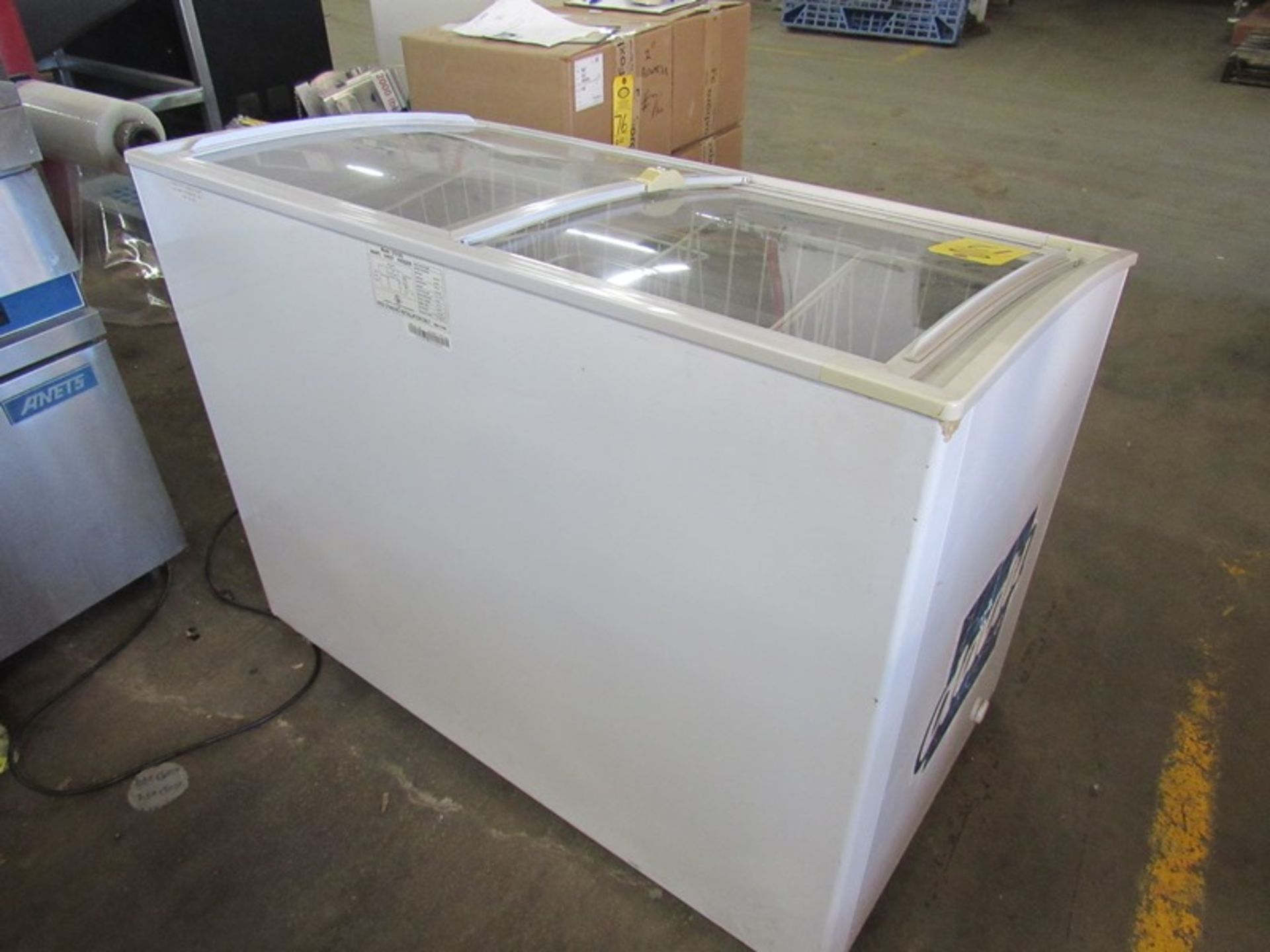 Avanti Mdl CF210G Top Display chest Freezer, sliding glass top doors, 7.4 cu.ft. capacity, 4 - Image 2 of 3