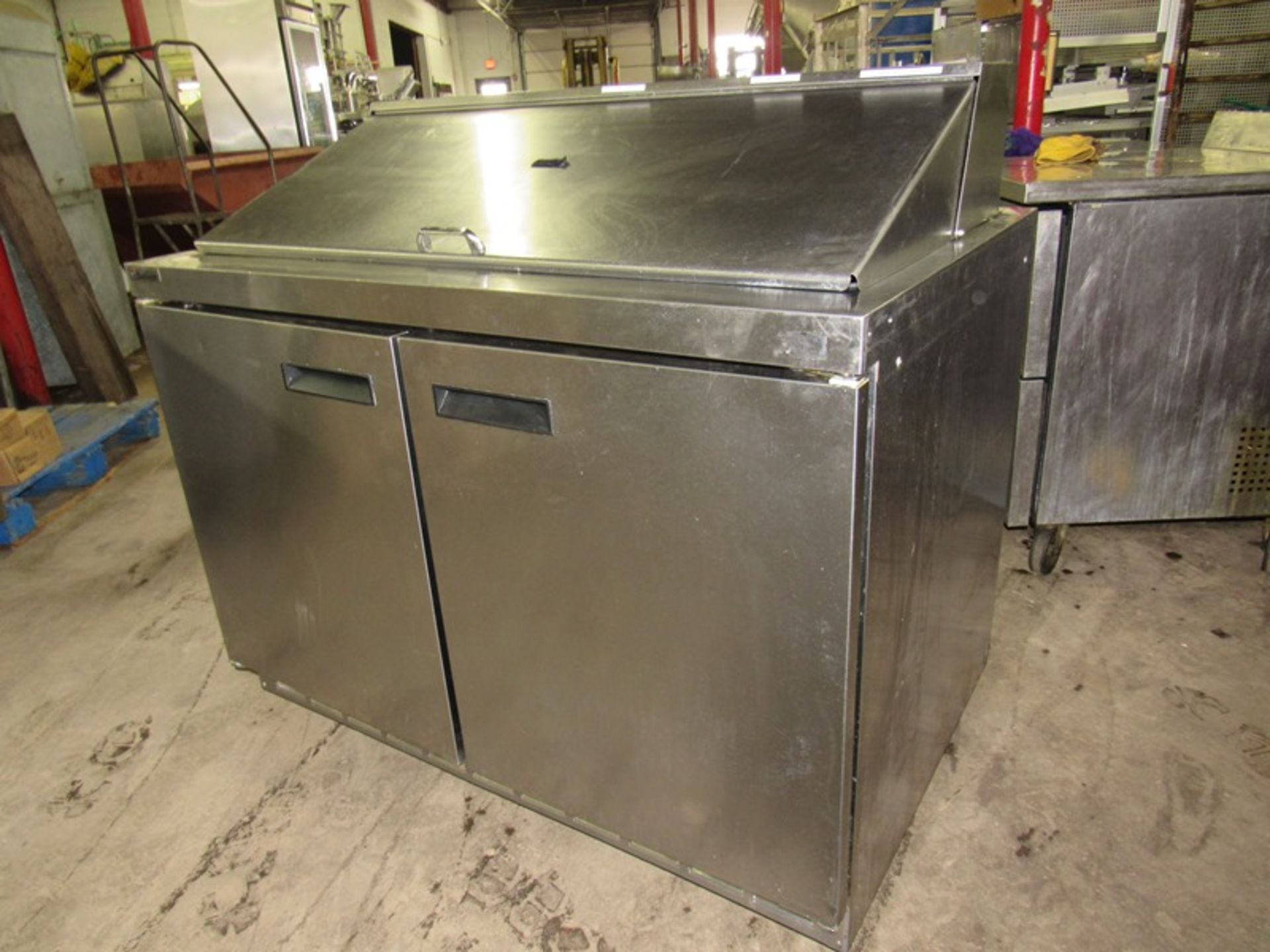 Delfield Mdl. 4448N-18M Portable 2 Section Refrigerated Mega Top Salad Prep Table/Cooler