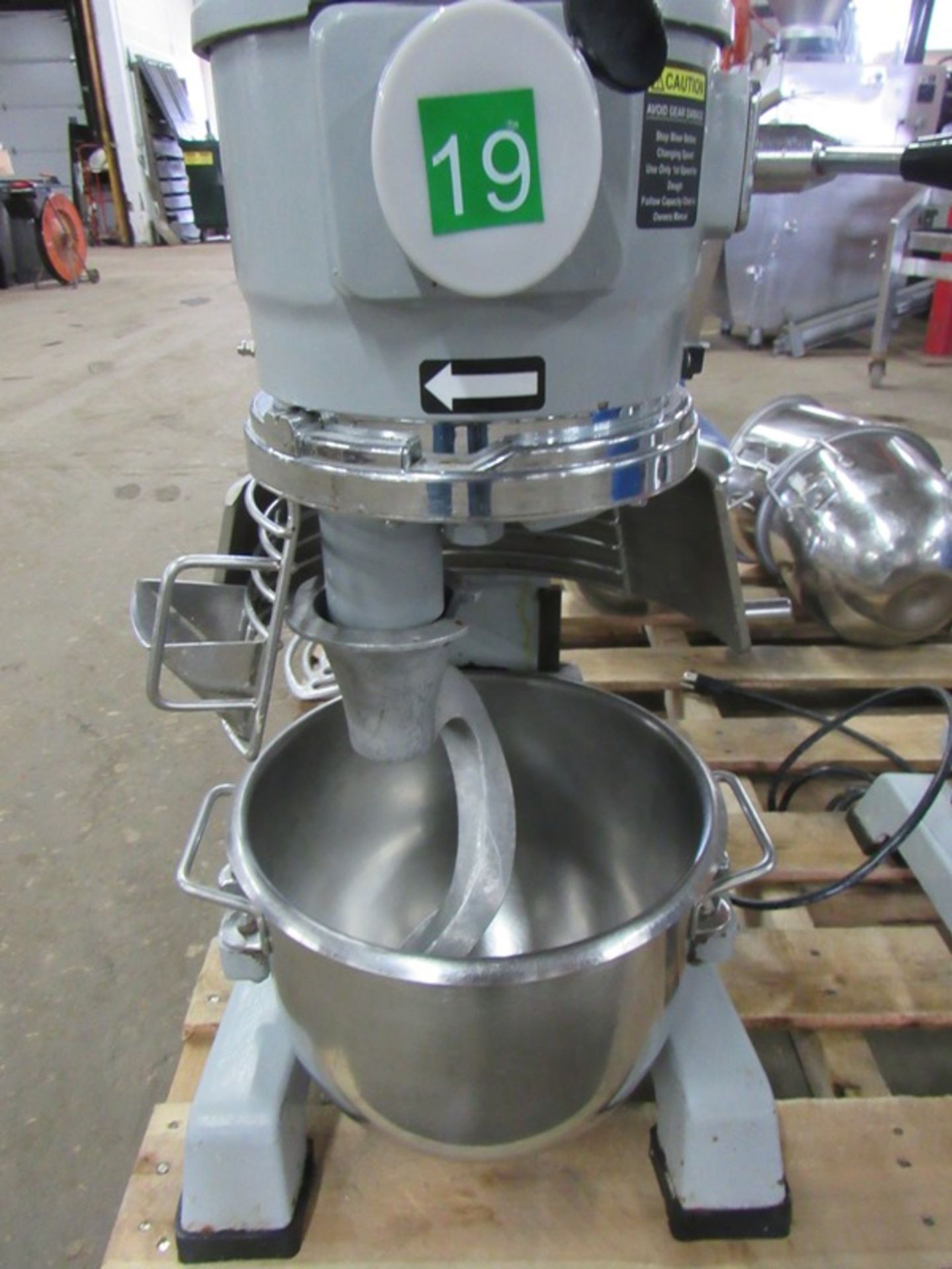 Globe Mdl. SP10 Commercial Stand Mixer with Bowl, Dough Hook, Paddle and Whisk, 1/3 h.p. - Image 2 of 6