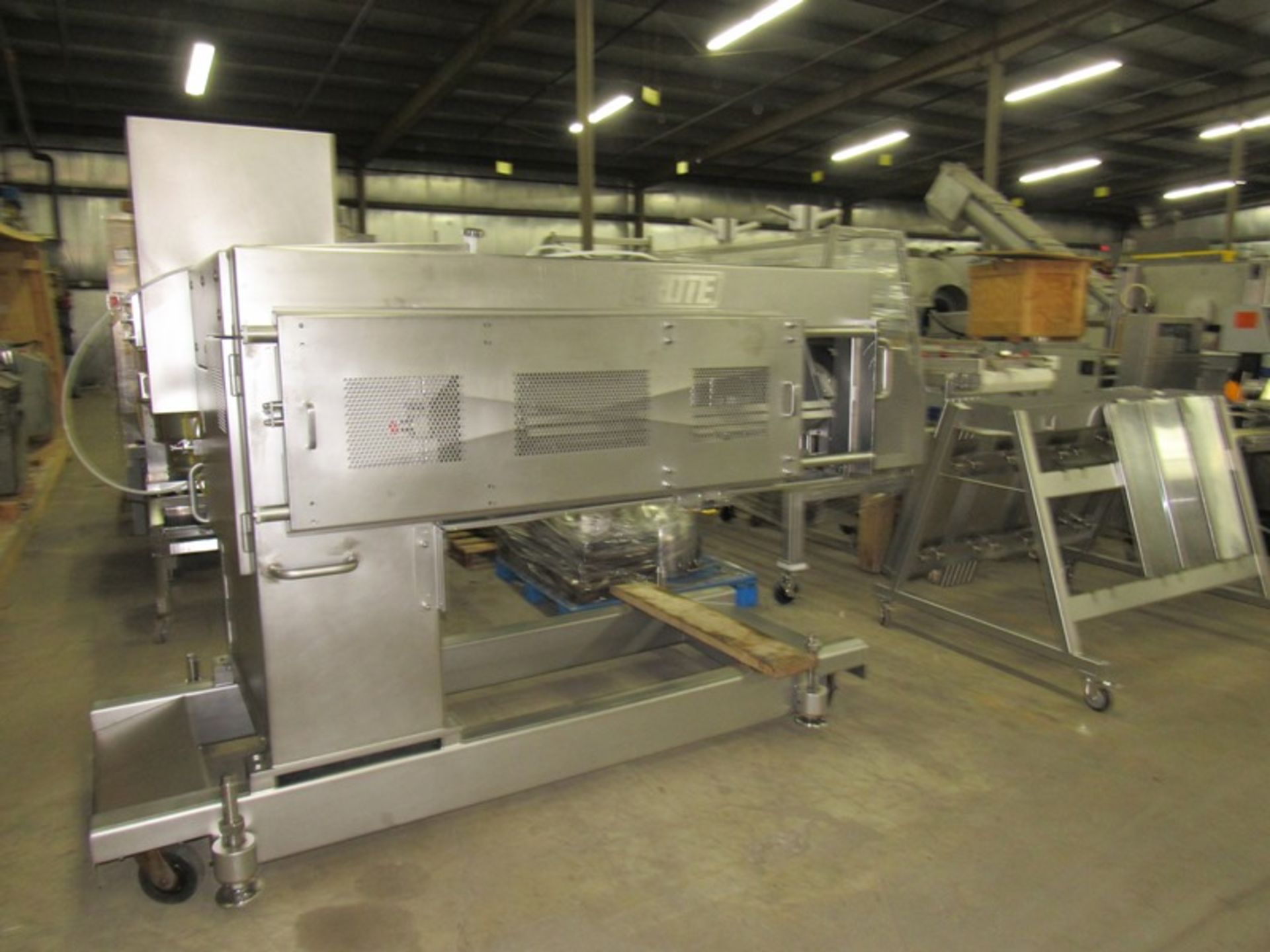 Grote Mdl. 604E Pendulum Slicer/Applicator, touchscreen controls, w/36" Long X 1" Dia.. feed tub,, s