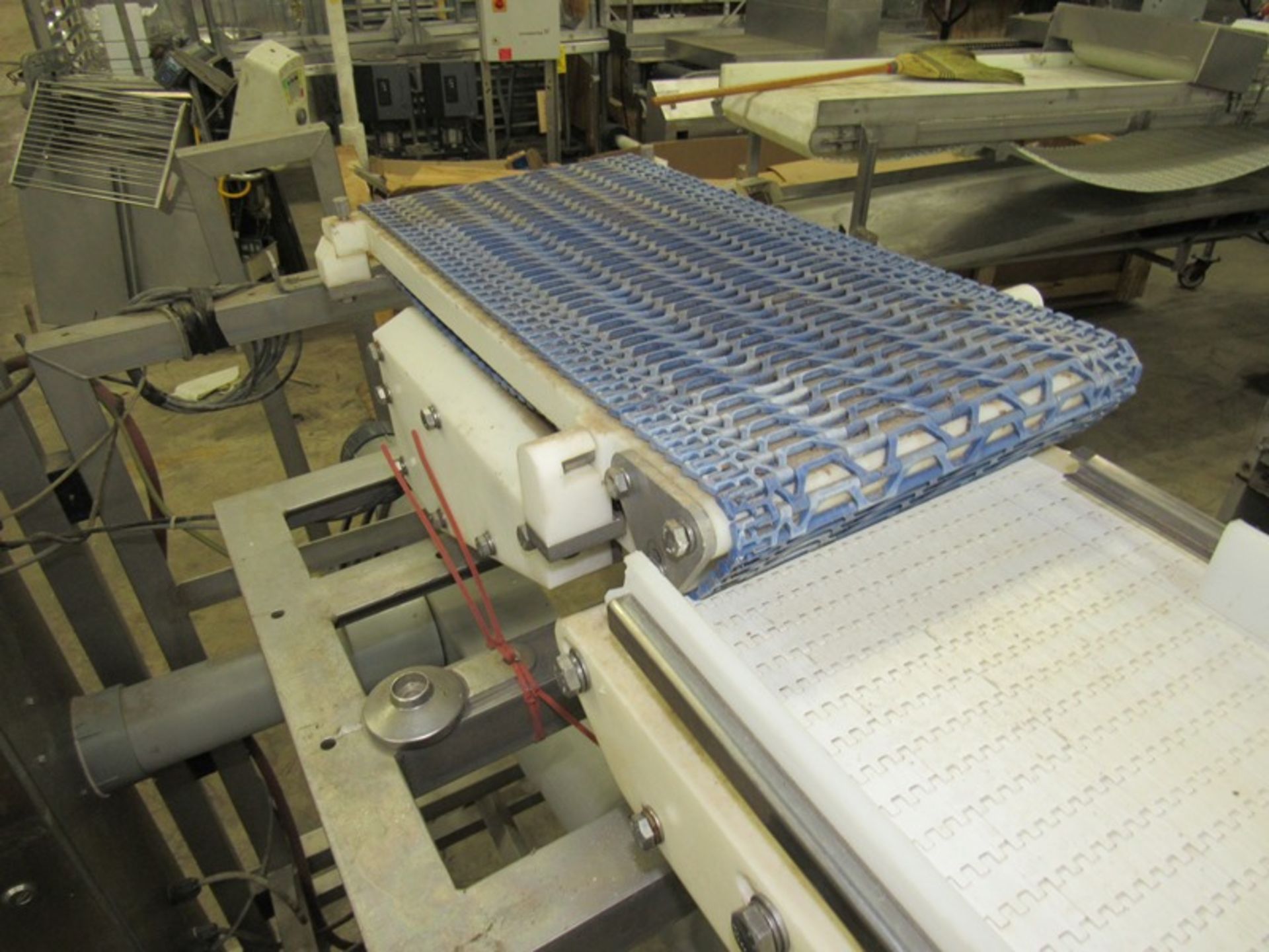 Baader Mdl. BA-1900 Sizing & Batching Conveyor System, (24) grading stations, (12 on each side) on - Image 5 of 19