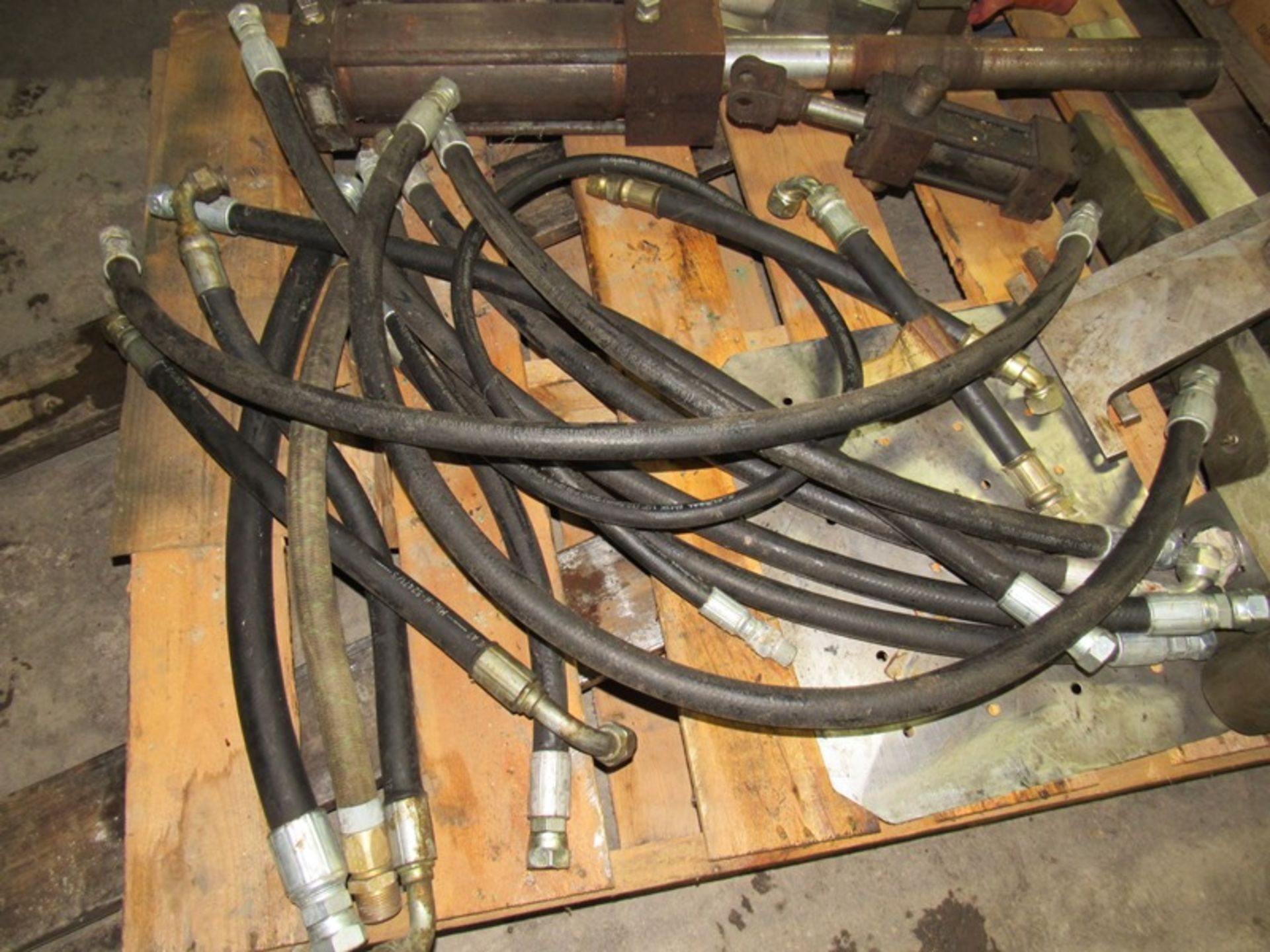 Anco Mdl. 1411 Parts, Hydraulic Hoses, Main Cylinder, Valves, Switches, Coupling, Cylinder Service - Image 4 of 8