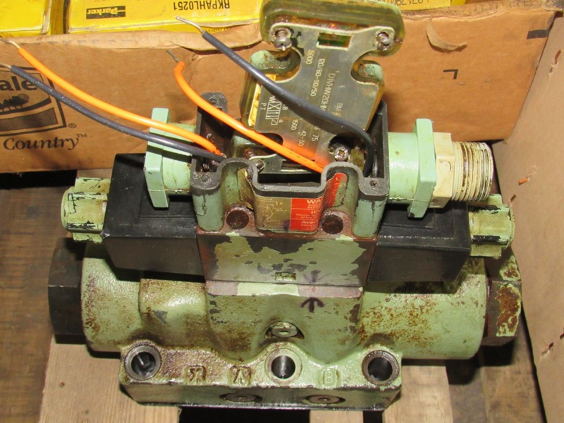 Anco Mdl. 1411 Parts, Hydraulic Hoses, Main Cylinder, Valves, Switches, Coupling, Cylinder Service - Image 8 of 8