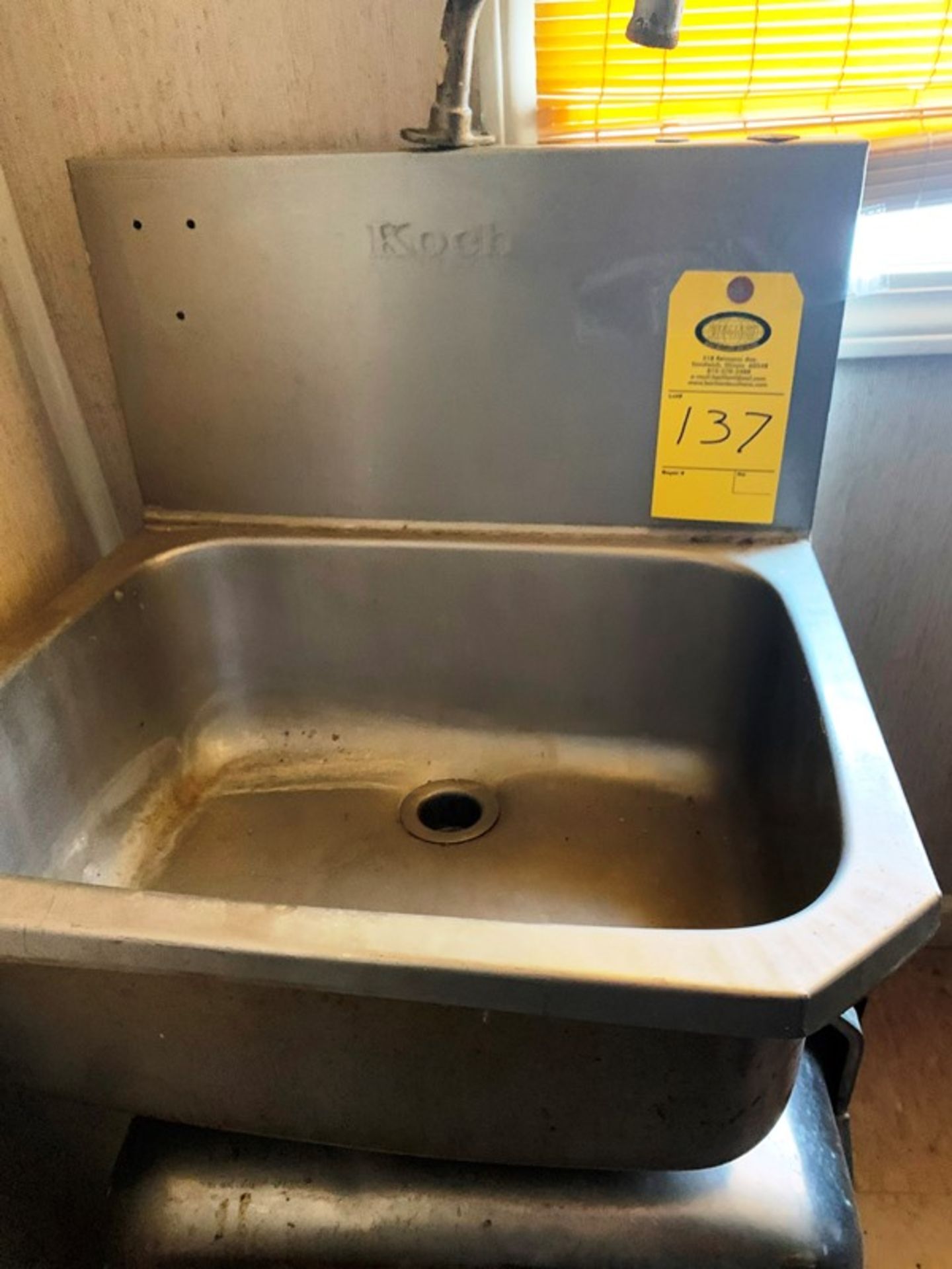 Wall Mount Hand Wash Sinks(All Funds Must Be Received by Friday, December 6th, 2019.Removal Starts - Image 3 of 4