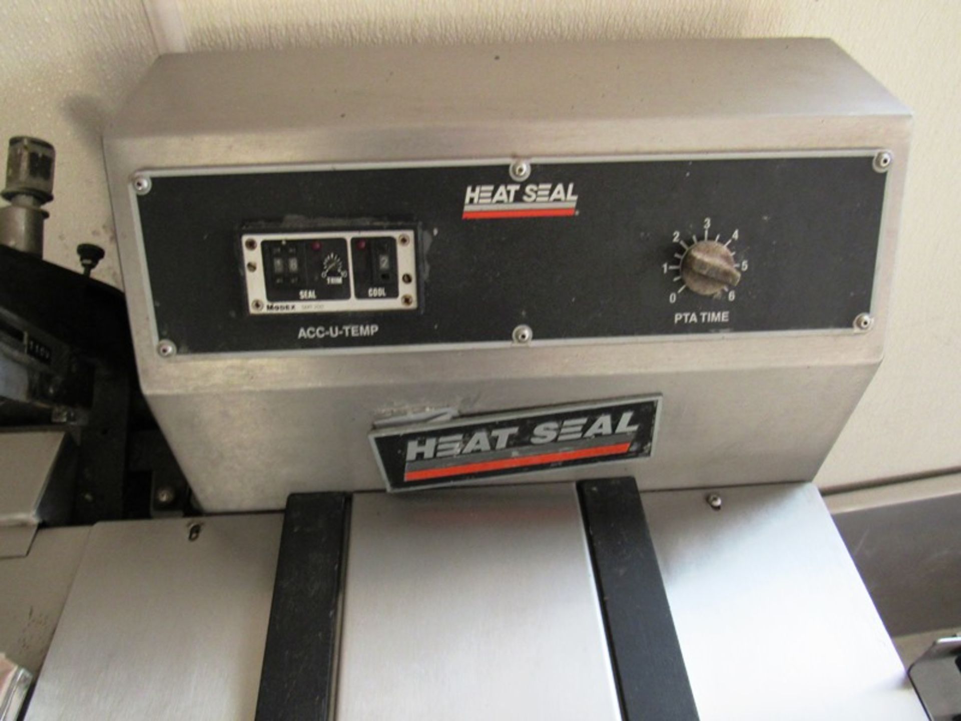 Heat Seal L-Bar Overwrap Turbo Tunnel, Model HS217S, SN 11A15137(All Funds Must Be Received by - Image 5 of 8