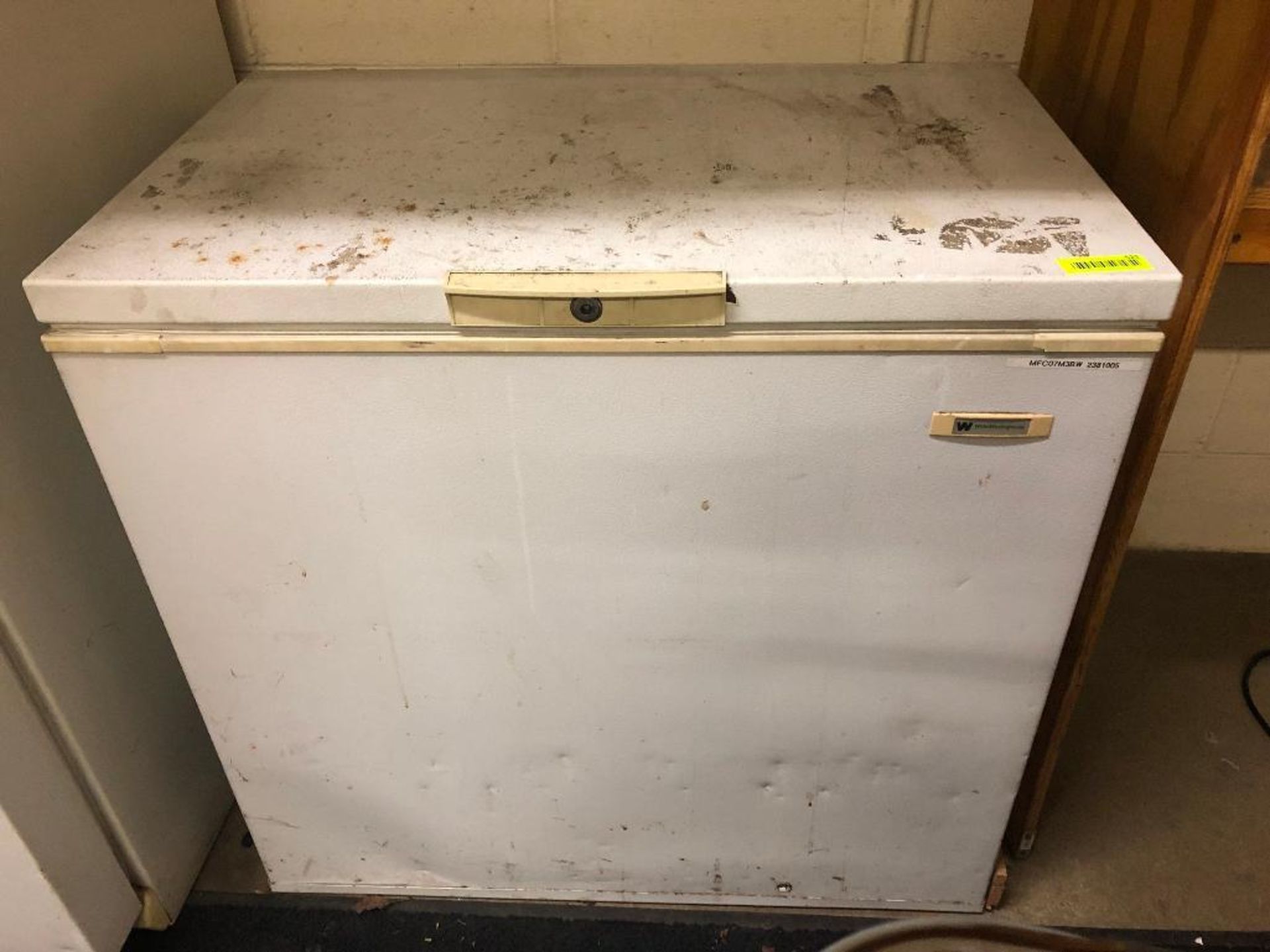 DESCRIPTION: FRIGIDAIRE UNIVERSAL CHEST FREEZER (CONTENTS NOT INCLUDED) LOCATION: SHIPPING BAY QTY: