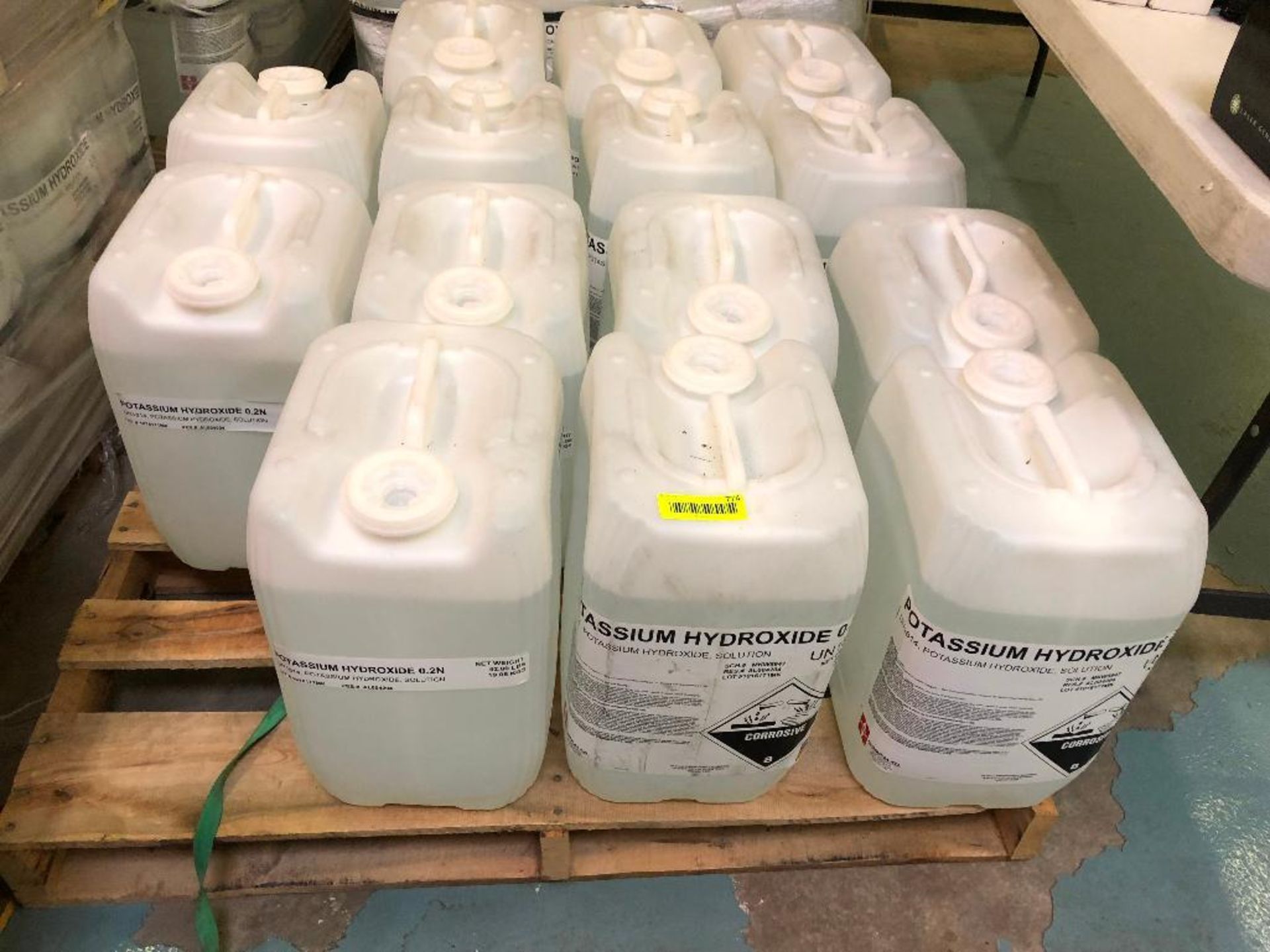 DESCRIPTION: (14) CONTAINERS OF POTASSIUM HYDROXIDE SOLUTION SIZE: 5 GALLON LOCATION: BACK BAY THIS - Image 2 of 2