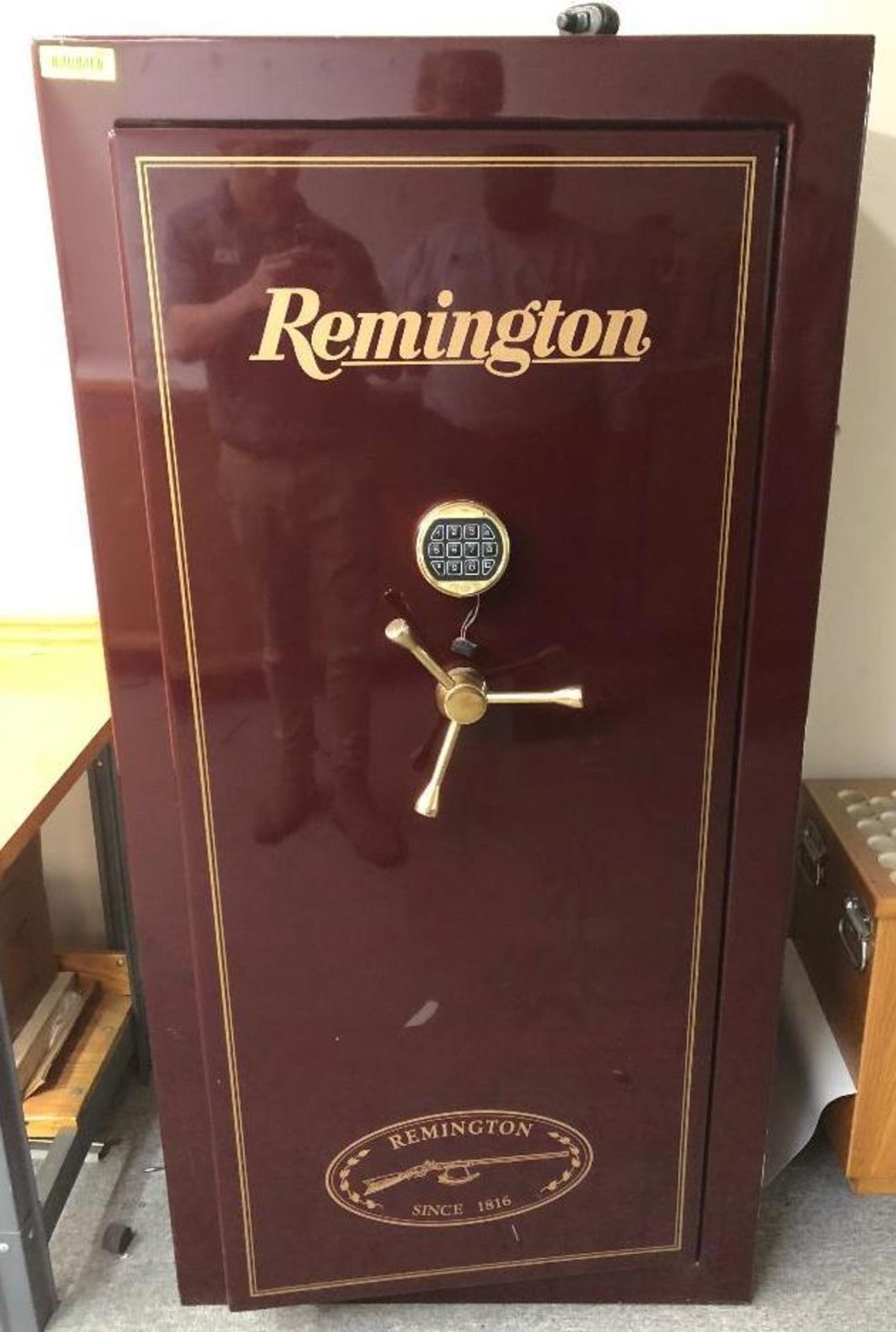 DESCRIPTION: REMINTON R23 GUN SAFE (SELLER DOES NOT HAVE COMBO, BUT SAFE IS OPEN AND CAN BE REPROGRA