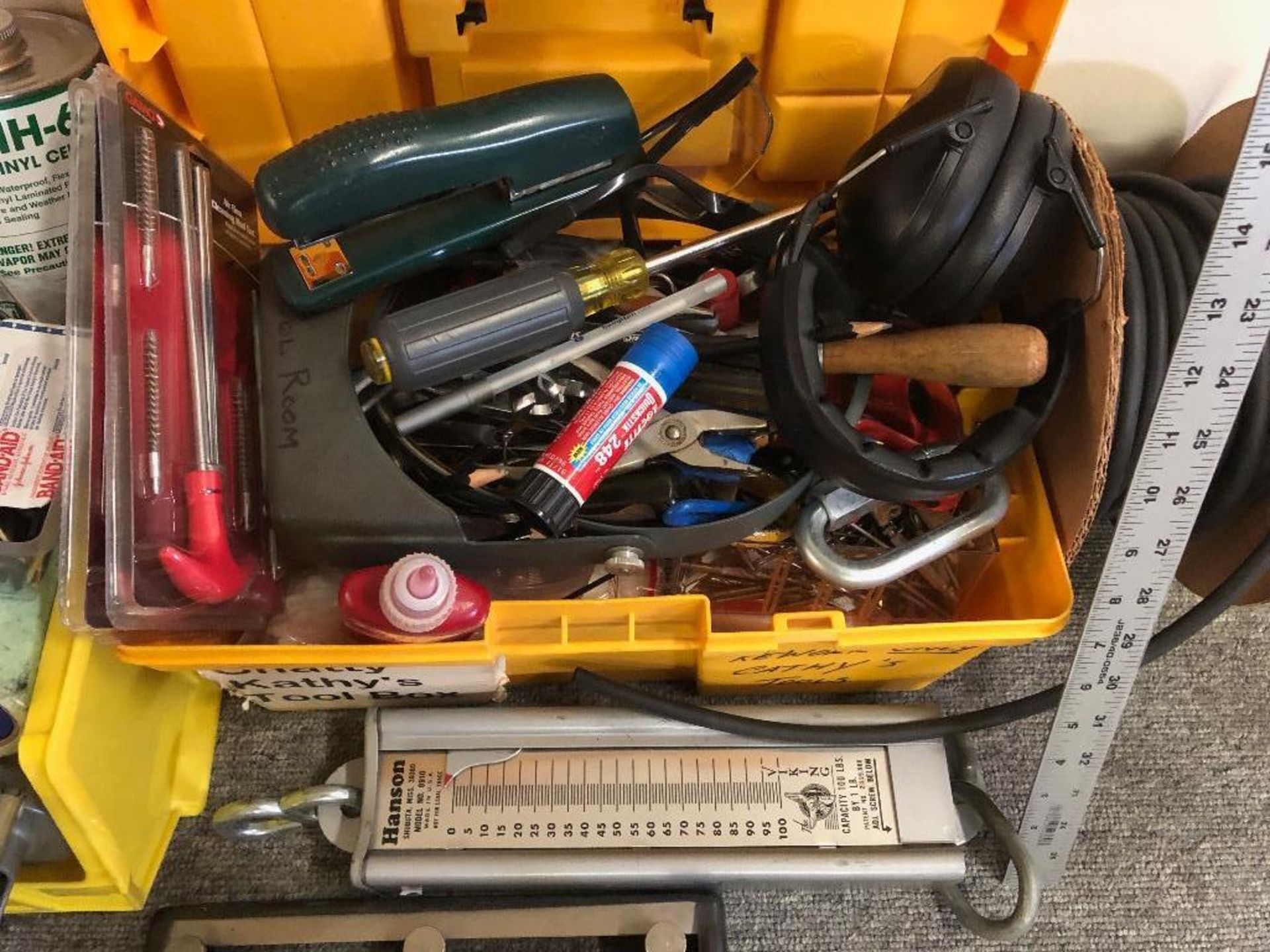 DESCRIPTION: ASSORTED TOOLS AND HARDWARE AS SHOWN LOCATION: SHIPPING OFFICE THIS LOT IS: ONE MONEY Q - Image 2 of 3