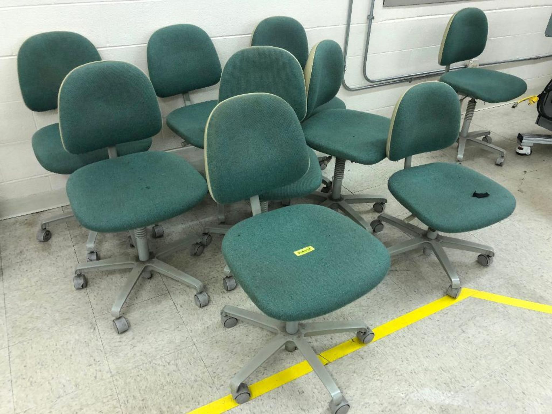 DESCRIPTION: (9) GREEN UPHOLSTERED OFFICE CHAIRS LOCATION: ASSEMBLY ROOM THIS LOT IS: SOLD BY THE PI - Image 2 of 2