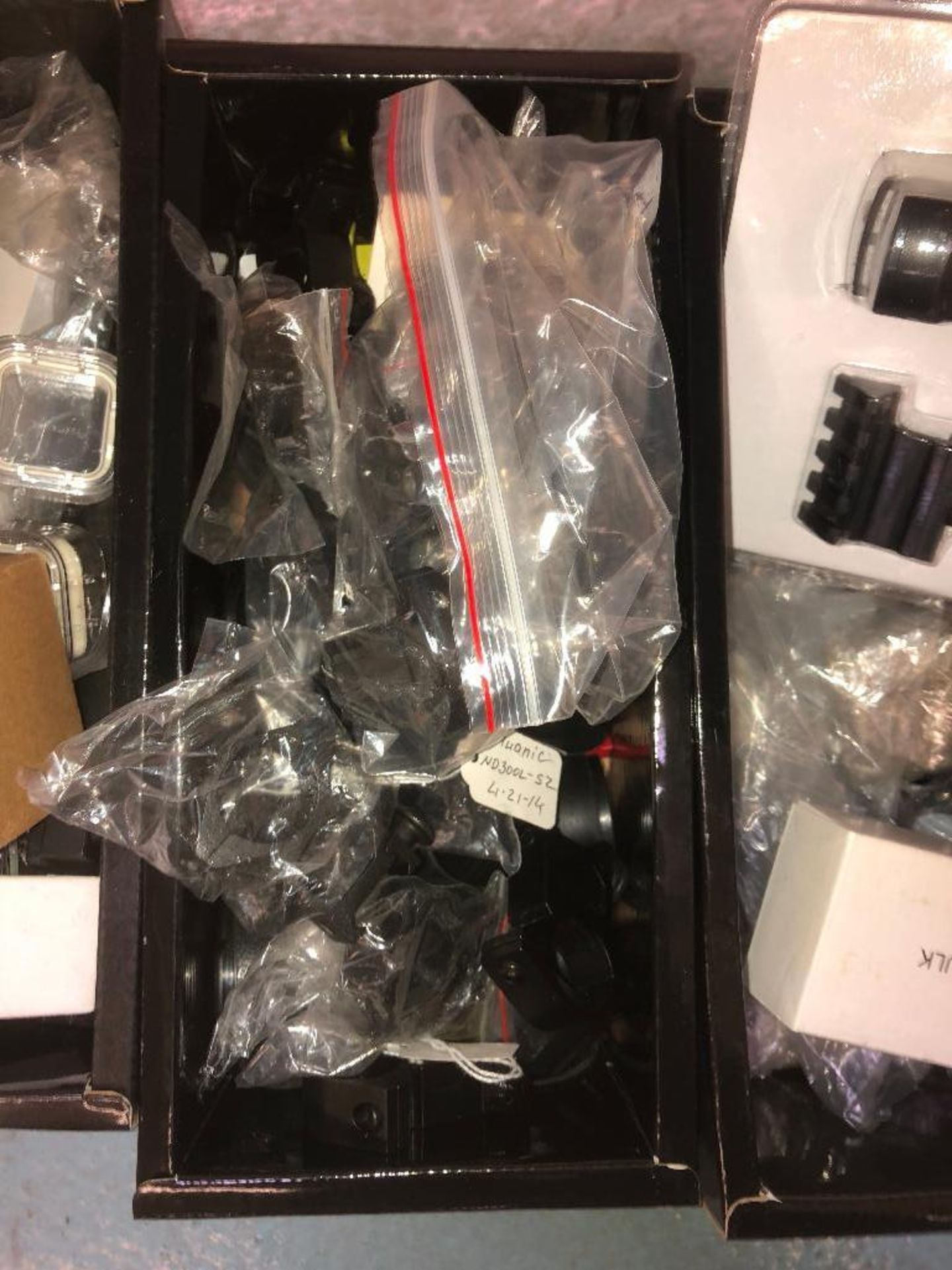 DESCRIPTION: ASSORTED FIREARM SCOPE HARDWARE LOCATION: BACK BAY THIS LOT IS: ONE MONEY QTY: 1 - Image 4 of 5