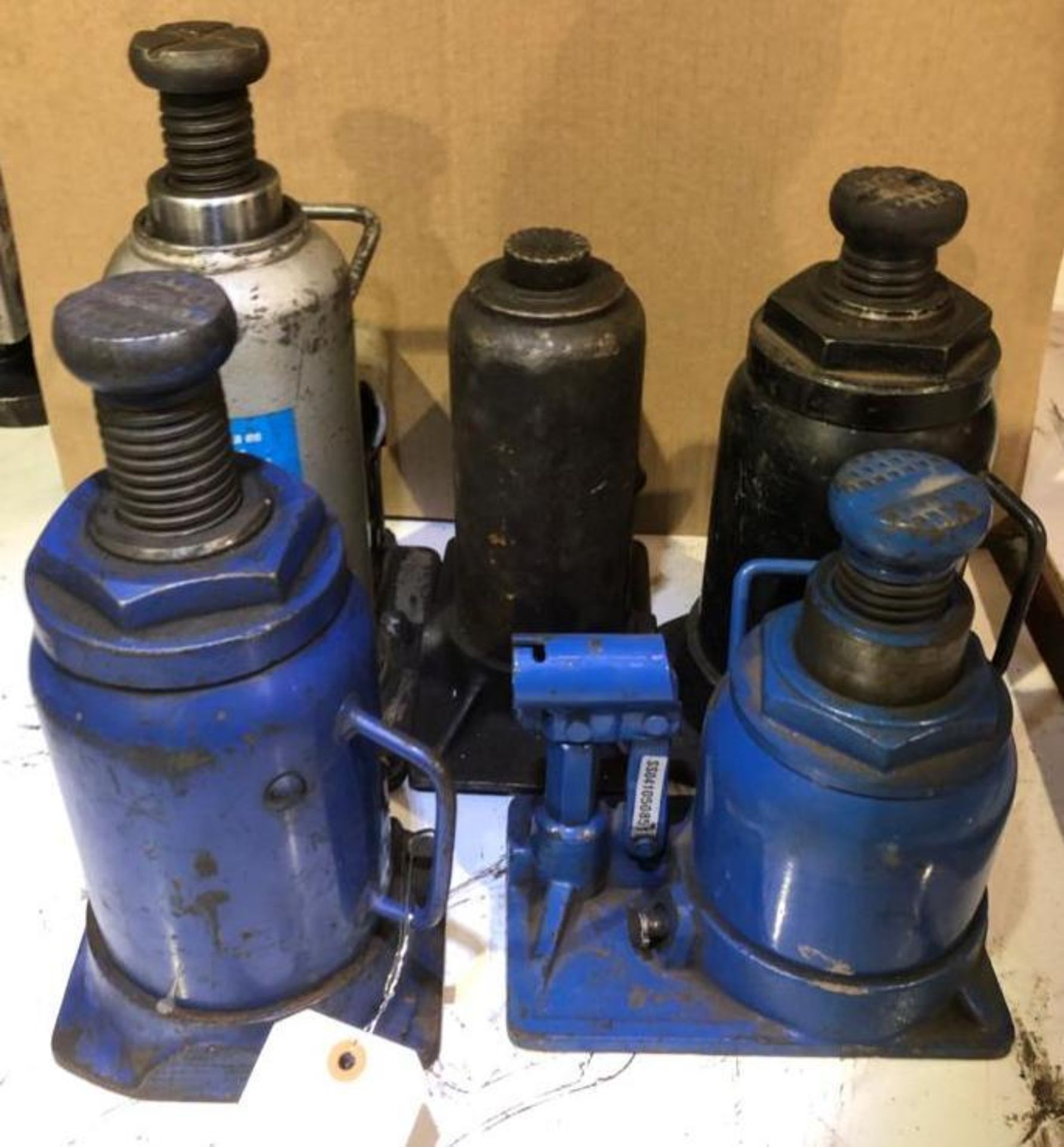 DESCRIPTION: (5) HYDRAULIC BOTTLE JACKS LOCATION: WAREHOUSE THIS LOT IS: SOLD BY THE PIECE QTY: 5