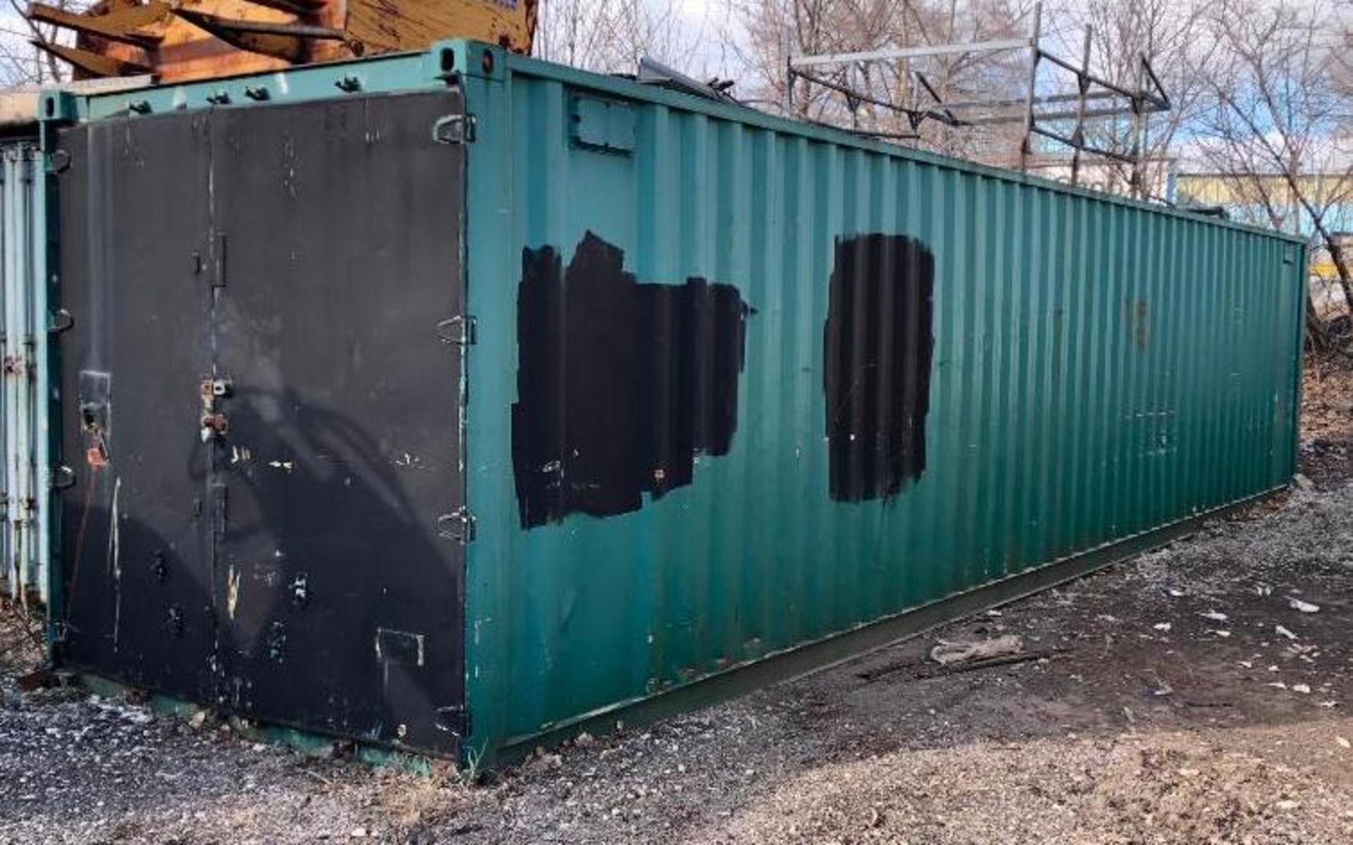 DESCRIPTION 40' SHIPPING CONTAINER QUANTITY: X BID 1