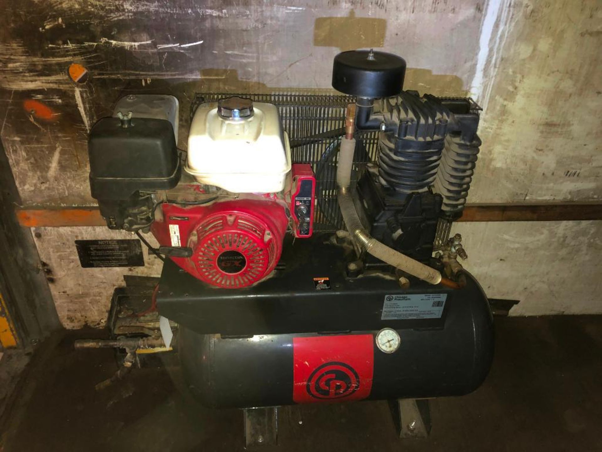 DESCRIPTION 30 GALLON GAS AIR COMPRESSOR BRAND/MODEL CHICAGO PNEUMATIC RCP1330G QUANTITY: X BID 1 - Image 2 of 4