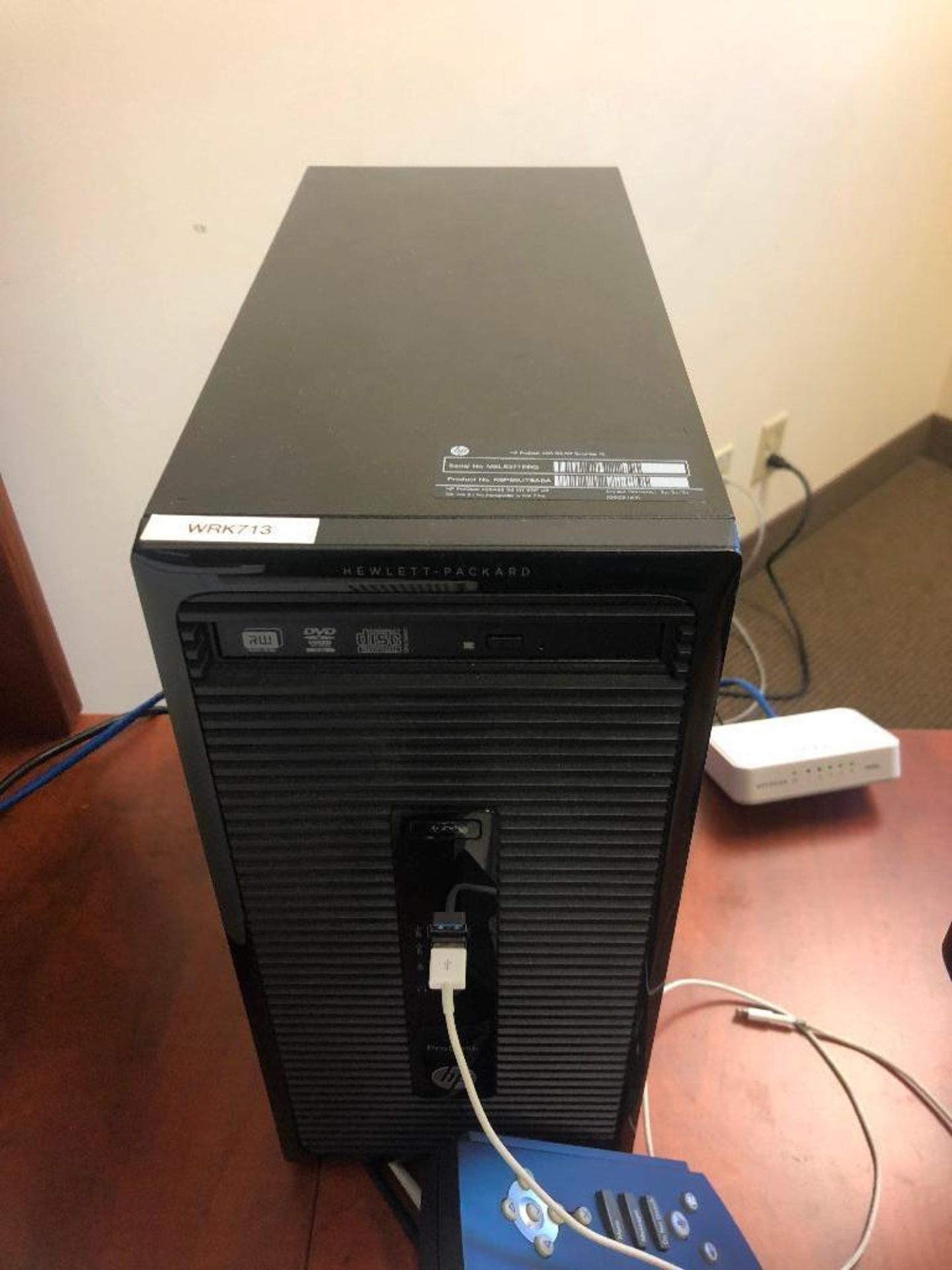 DESCRIPTION: HP PRODESK 405 BUSINESS PC WITH DUAL MOUNTED HP MONITOR SET UP ADDITIONAL INFORMATION: - Image 4 of 5