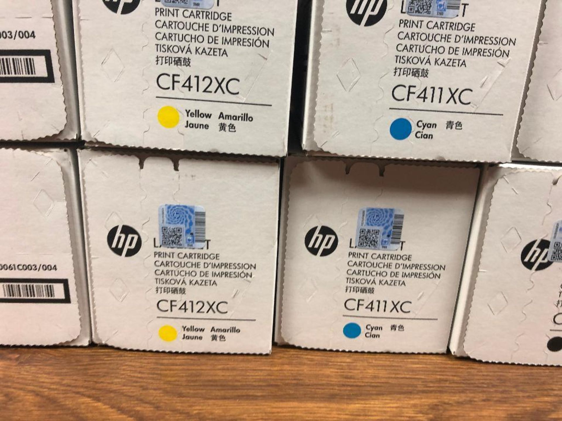DESCRIPTION: LARGE ASSORTMENT OF PRINTER INK ADDITIONAL INFORMATION: SEE ADDITIONAL PHOTOS LOCATION: - Image 3 of 5