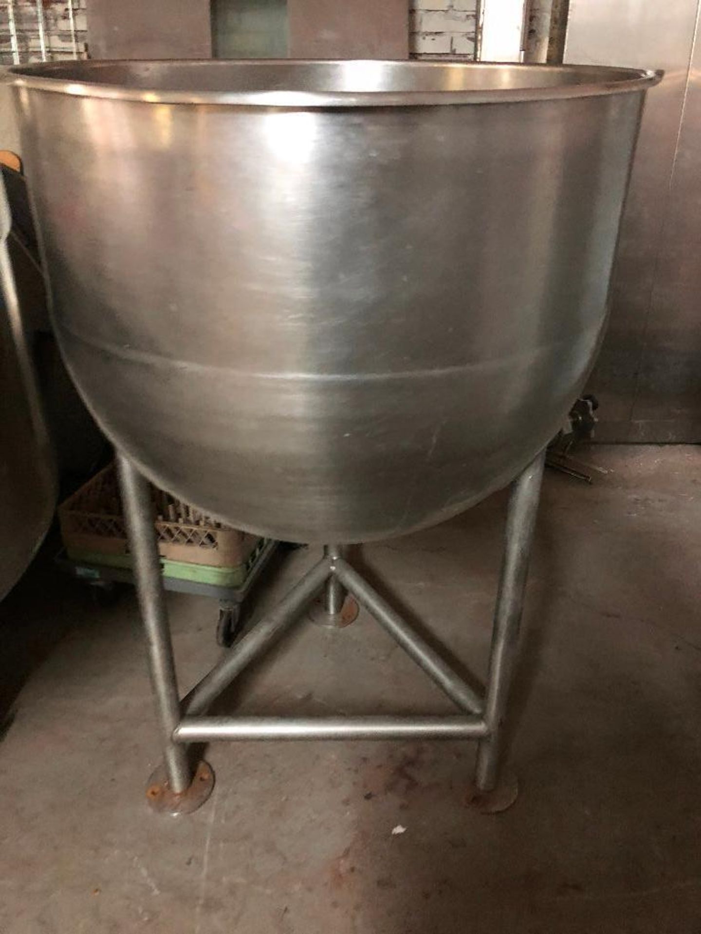 DESCRIPTION: 36" ROUND HEAVY DUTY STAINLESS HOPPER, NOZZLE, AND TRIPOD STAND. LOCATION: BAY 7 QTY: 1 - Image 2 of 4