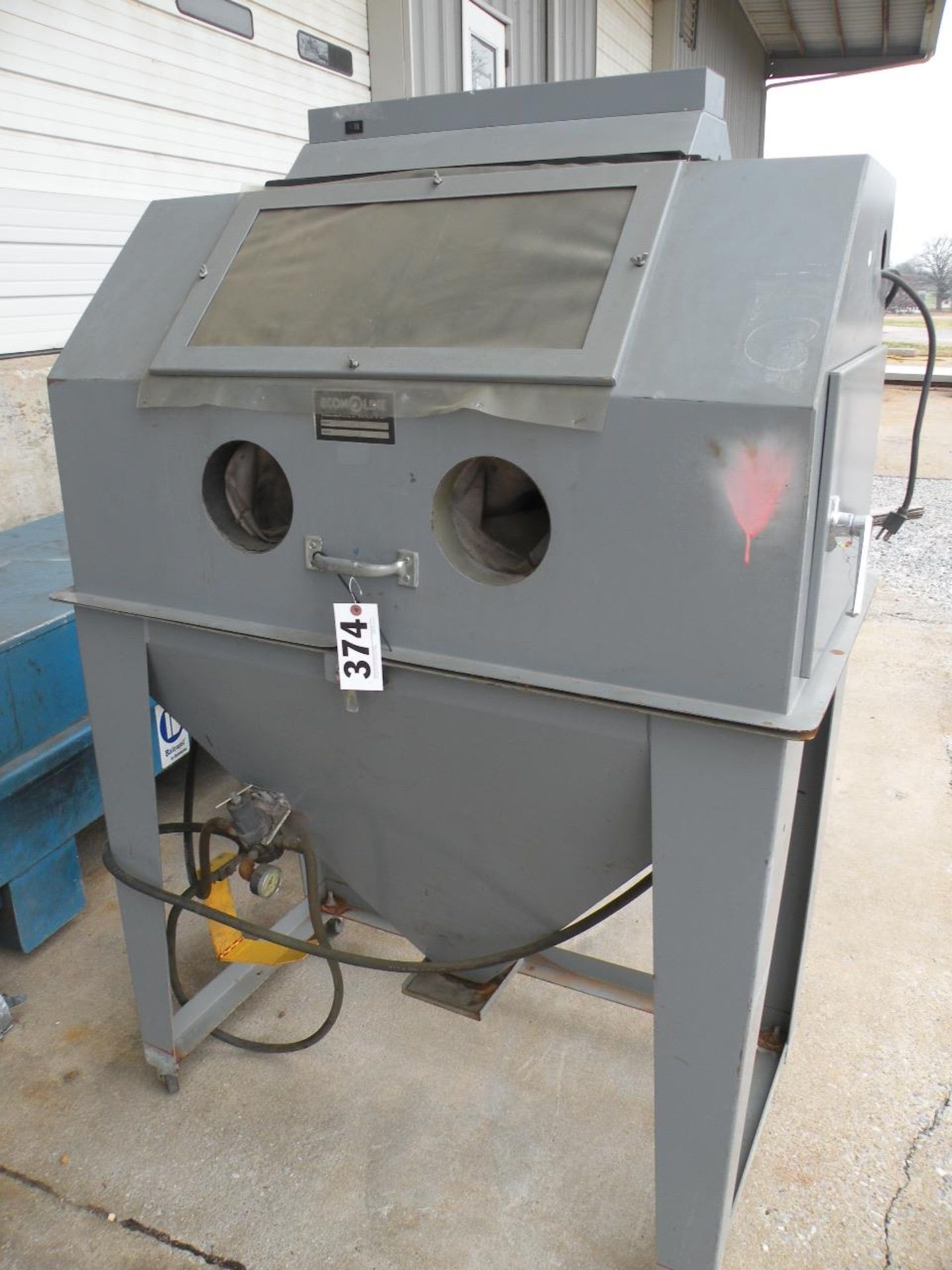 Econoline Sand Blast Cabinet on Wheels (South Fulton, TN)