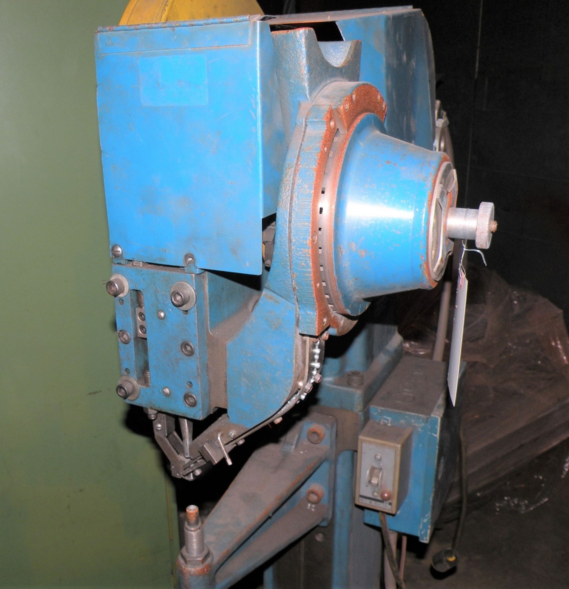 Chicago Riveter: Reworked in 2000, Mdl 912, Size .187, Jaws 109, Anvil 3646 (S Fulton, TN) - Image 2 of 3