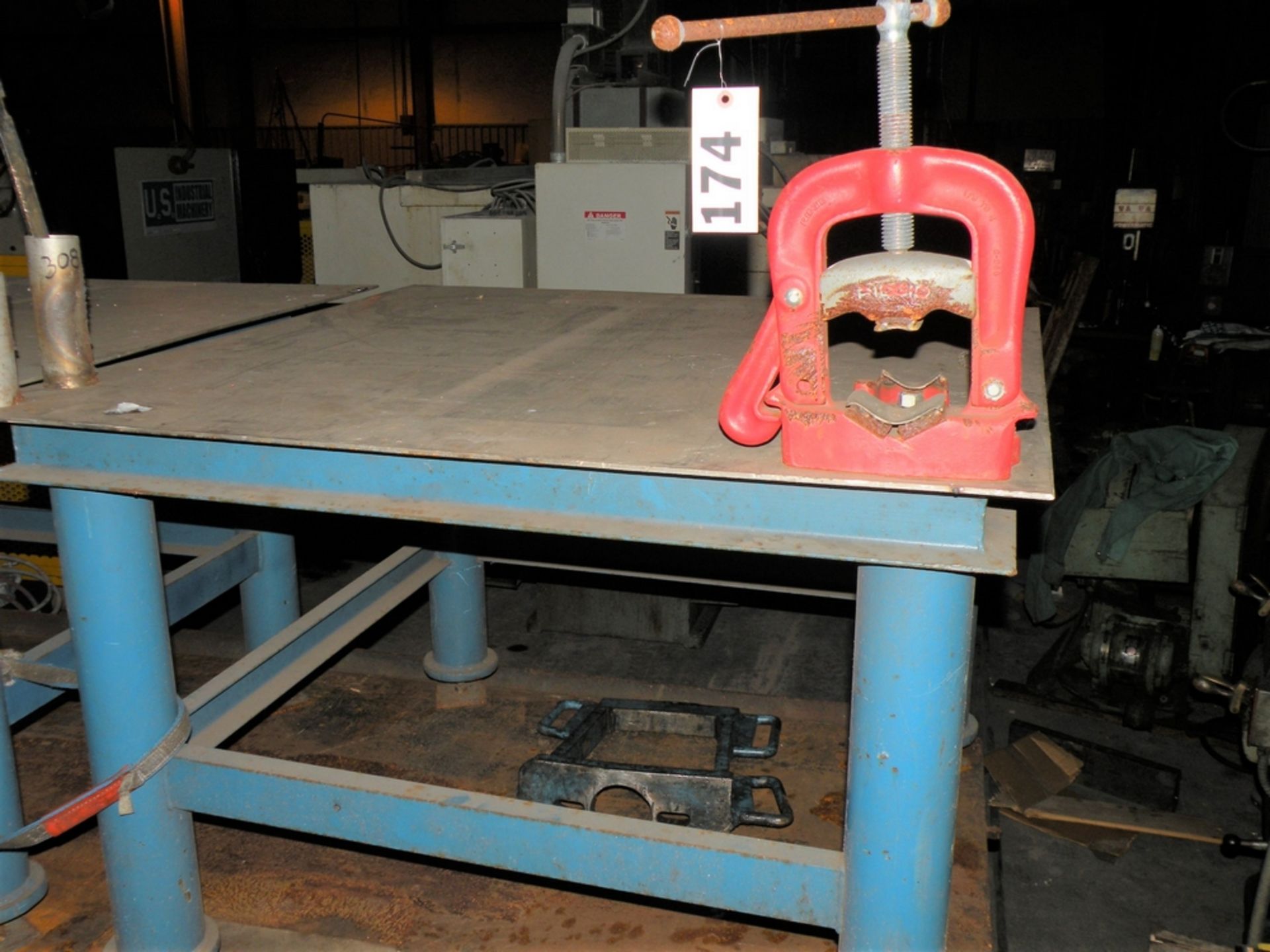 4' x 4' Heavy Duty Steel Welding Table, Stainless Steel Top & Ridgid Pipe Vise (S Fulton, TN)