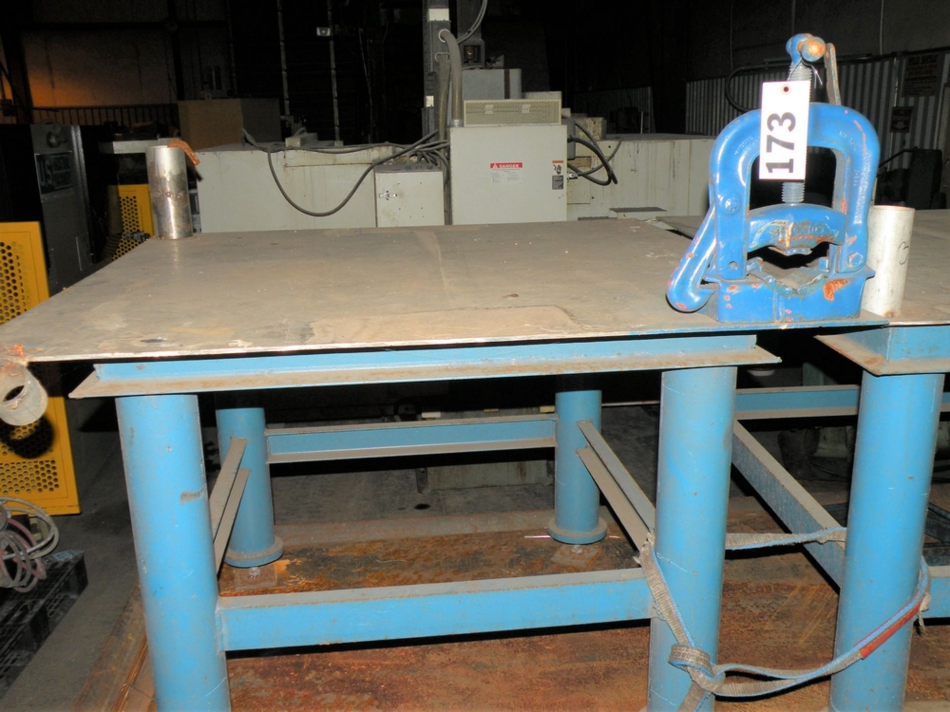 4' x 4' Heavy Duty Steel Welding Table, Stainless Steel Top & Ridgid Pipe Vise (S Fulton, TN)