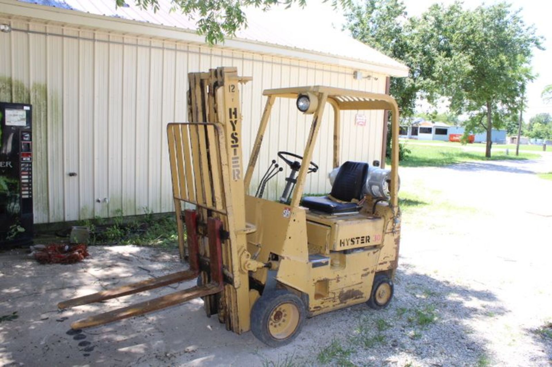 Hyster S30XL Forklift - Propane, Triple Mast, 7840hrs. Working order - Image 2 of 2