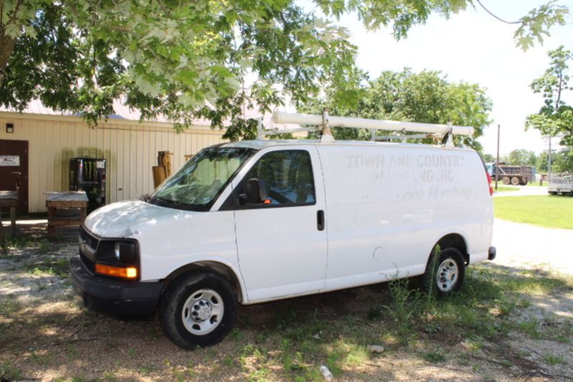 2007 Chevy 3/4 ton, service van, automatic, W/ rack, miles unknown