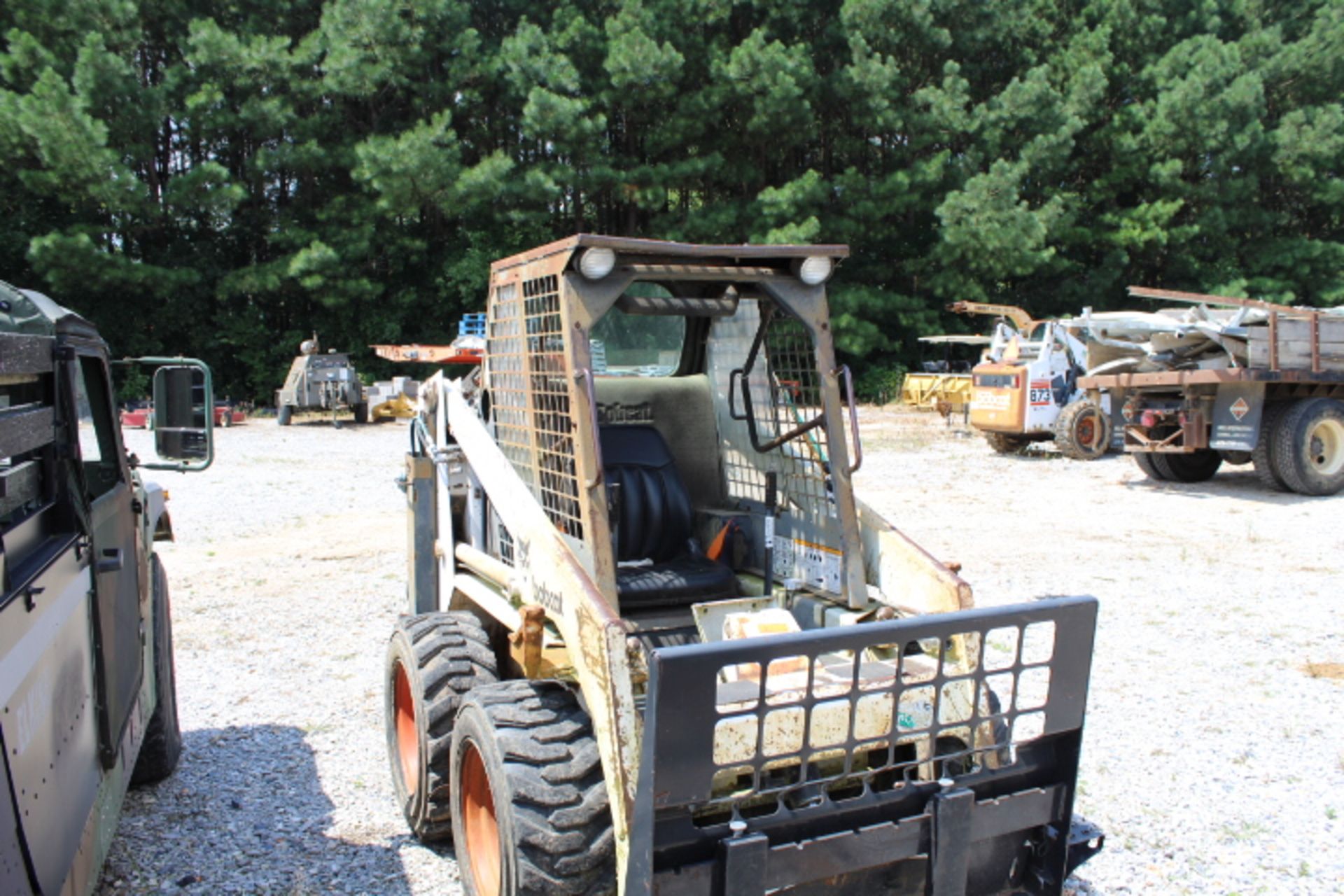 BOBCAT 743B SKID STEER, W/ FORKS. RUNS - Image 4 of 4