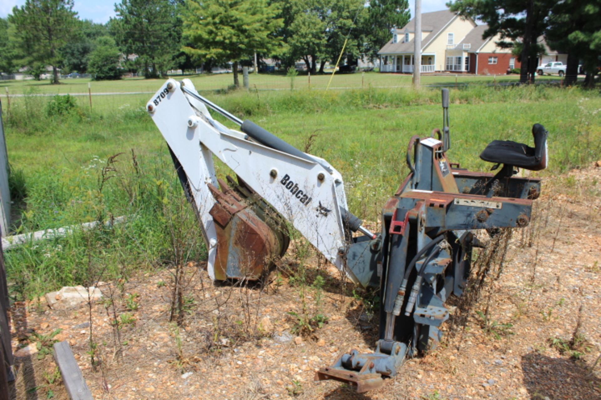 BOBCAT 8709 BACKHOE ATTACHMENT. - Image 2 of 2