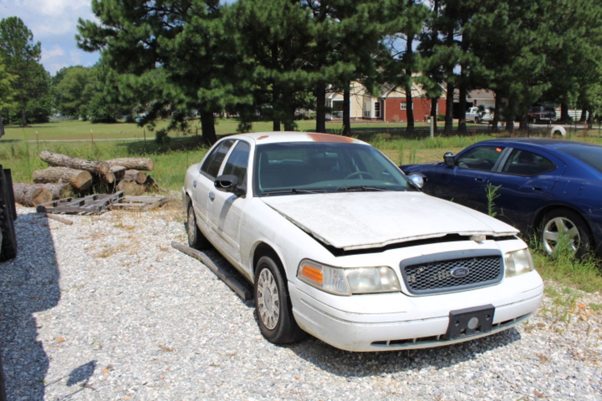 2003 FORD CROWN VIC, NEEDS COIL PACK, 143,582 MILES. - Image 4 of 4