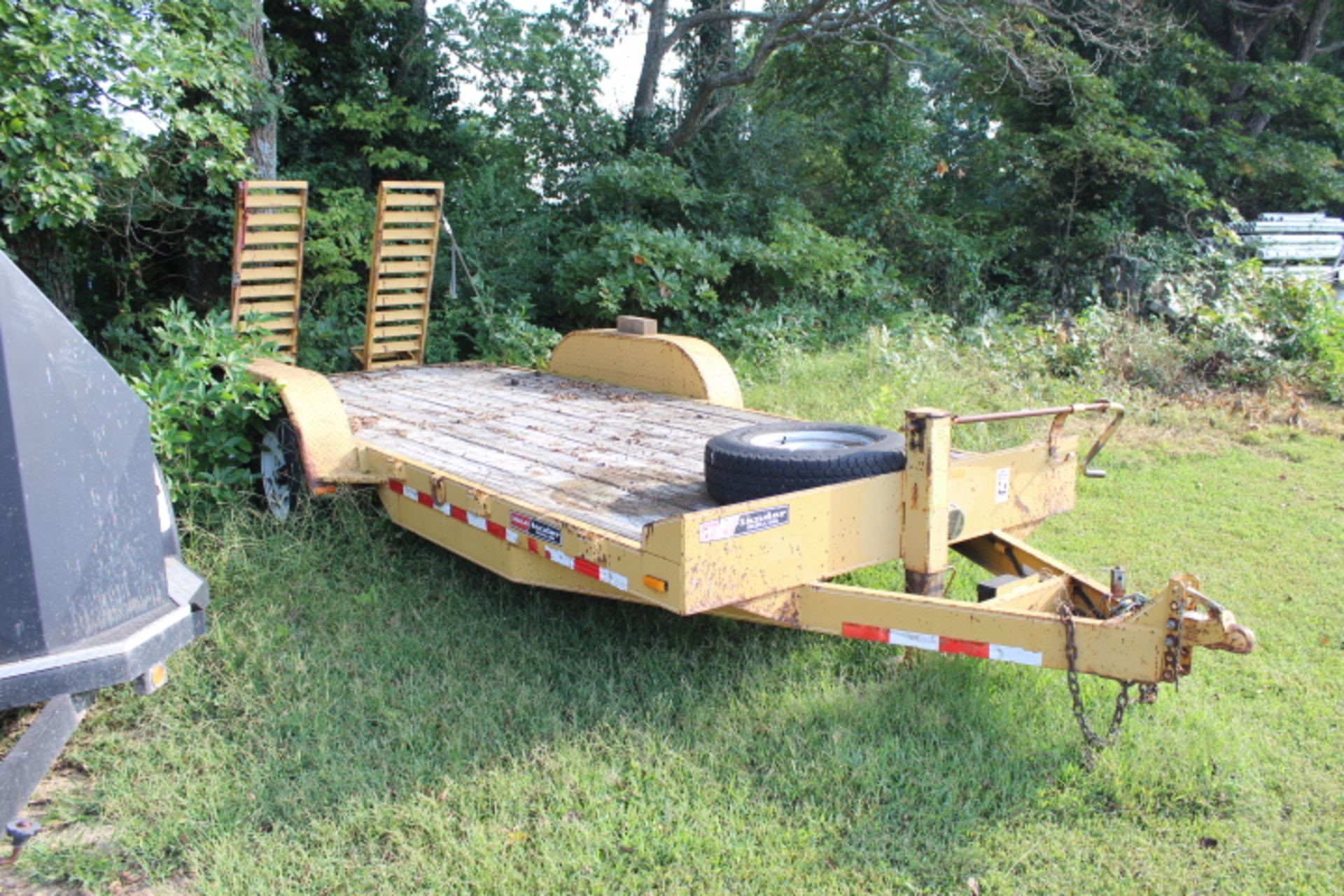 Mac Lander Dual Axle Euipment Trailer 18' dove tail with ramps. - Image 2 of 2