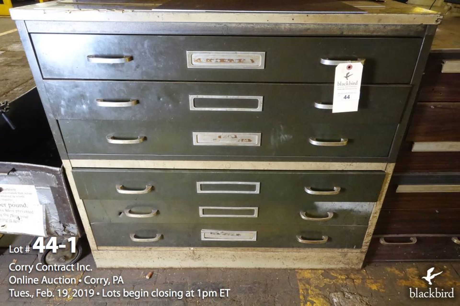 (Lot) six drawer tooling cabinet (twin s