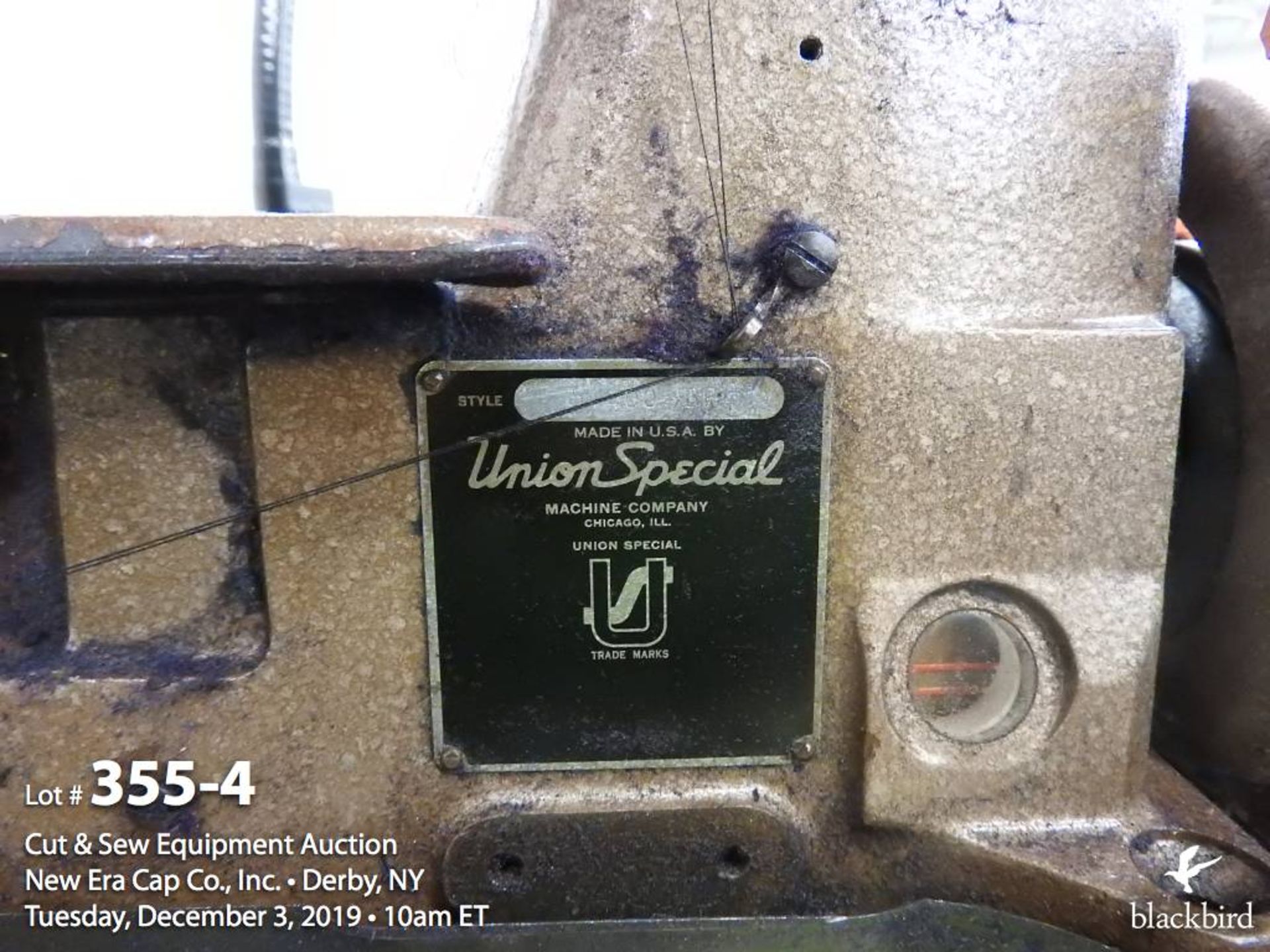 Union Special 51400BR Flat-bed double-needle, 4-thread plain feed chainstitch sewing machine - Image 4 of 4