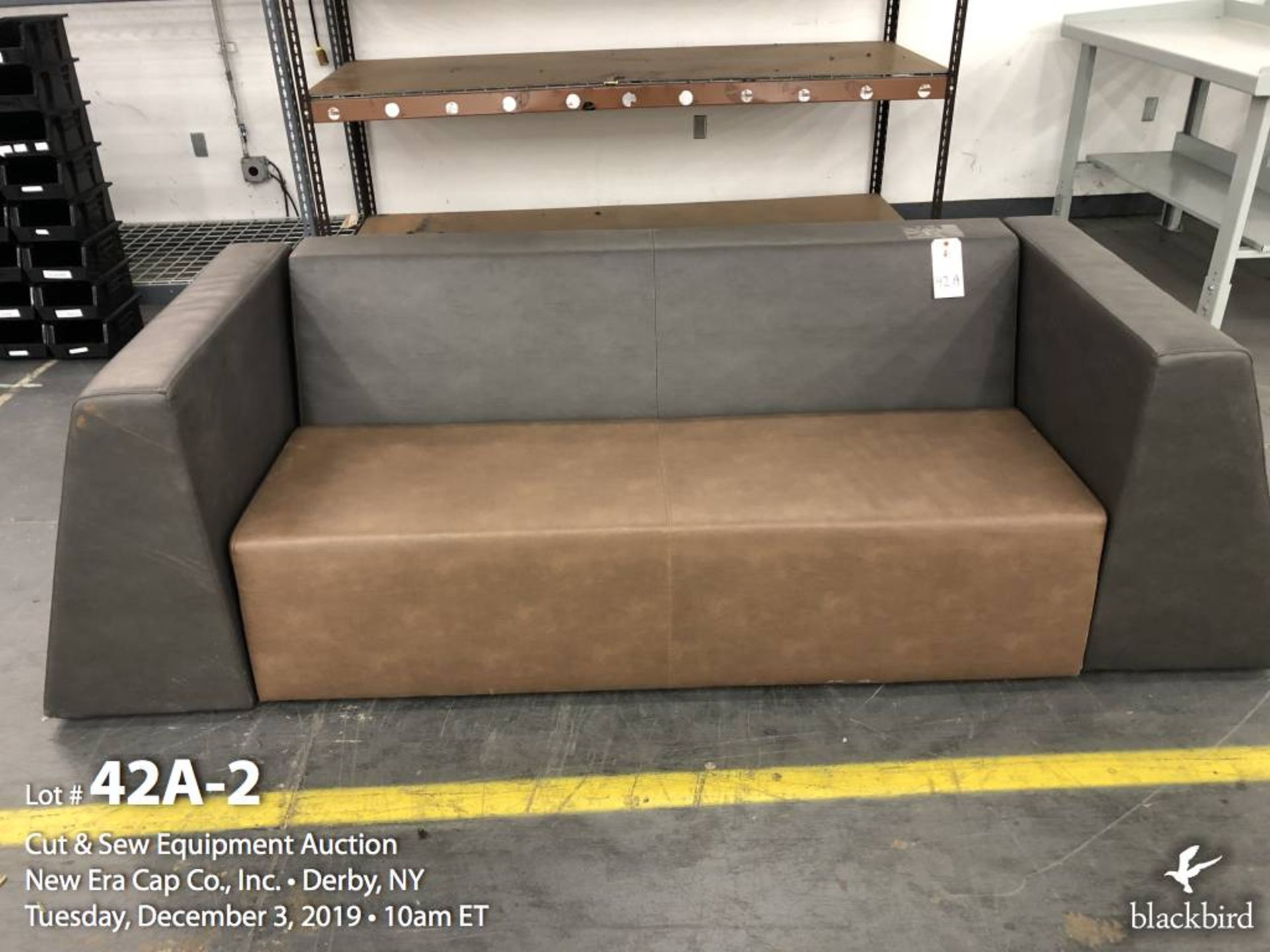 Contemporary couch, taupe / brown - Image 2 of 2