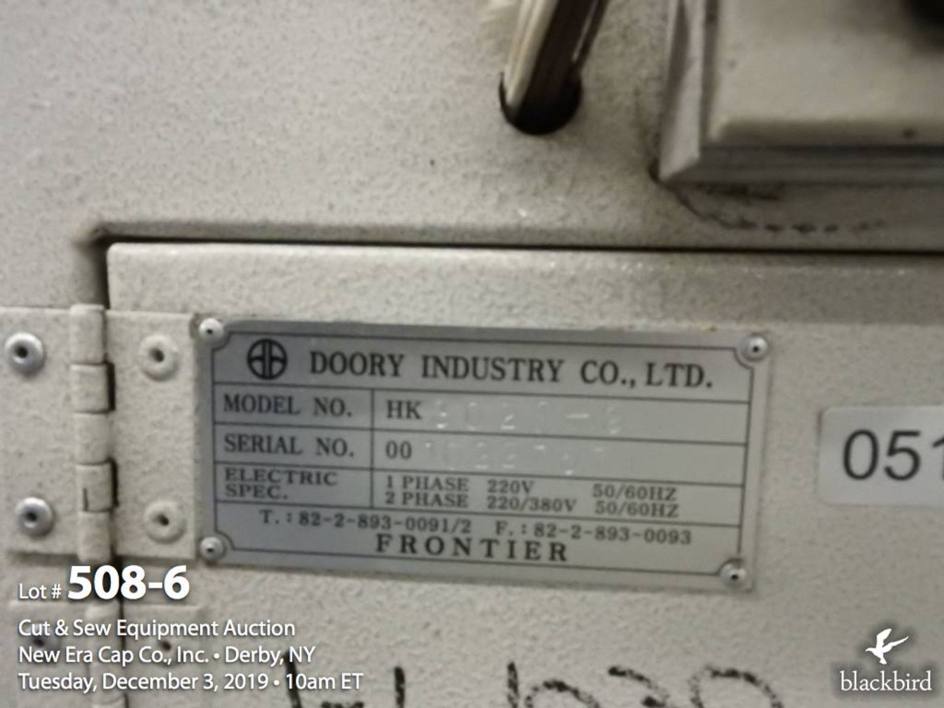 Doory HK302S-3 Three station cap ironing / blocking machine - Image 6 of 6