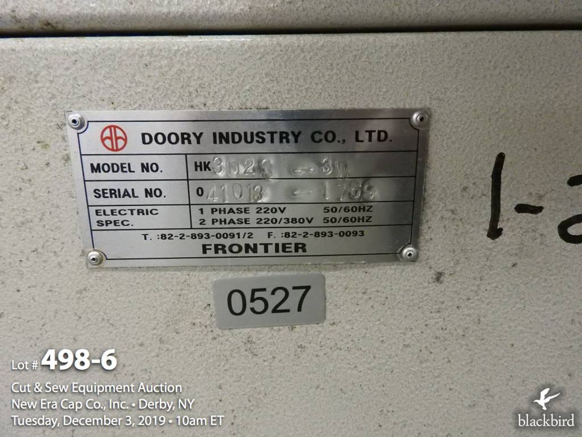 Doory HK302S-3W Three station cap ironing / blocking machine - Image 6 of 6