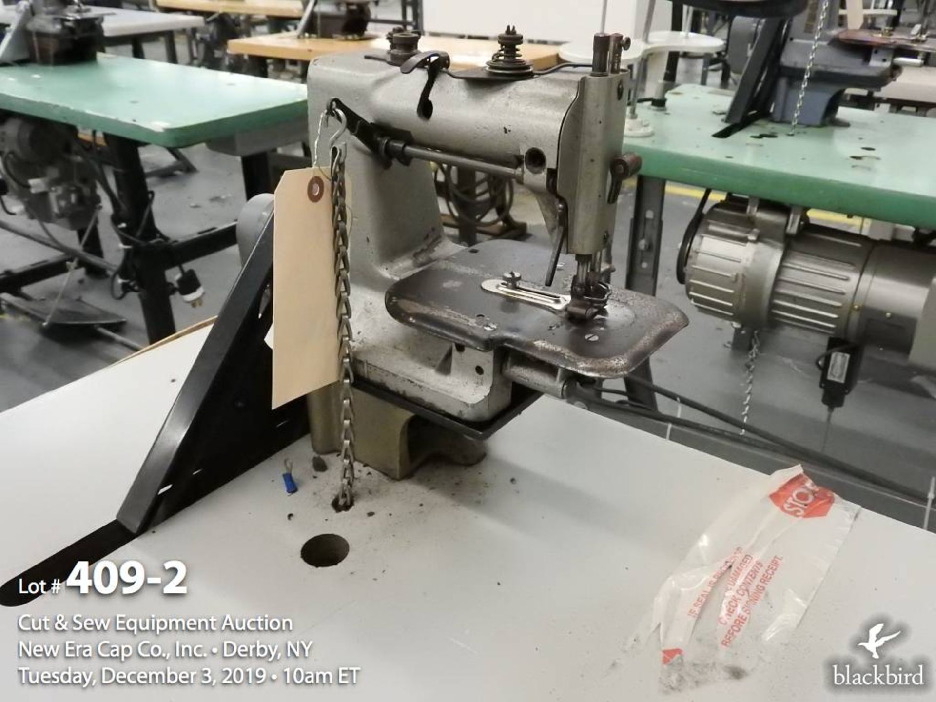 Singer 240W12 Raised flat-bed single-needle chainstitch sewing machine - Image 2 of 4
