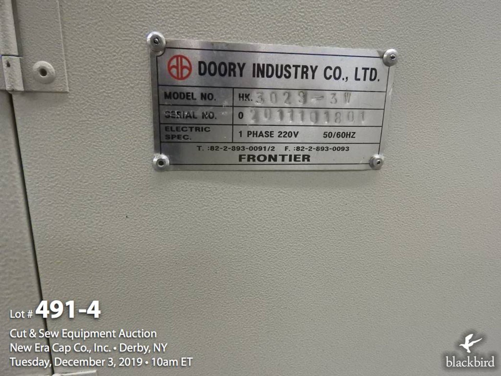 Doory HK302S-3W Three station cap ironing / blocking machine - Image 4 of 4