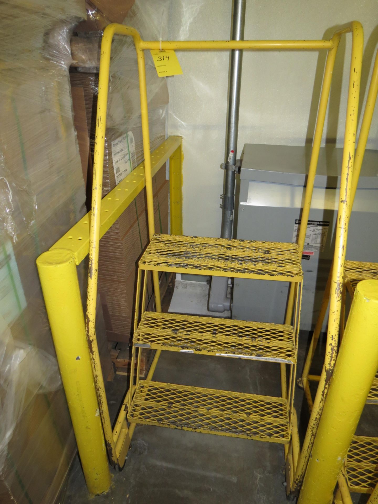 3- STEP MOBILE WAREHOUSE LADDER