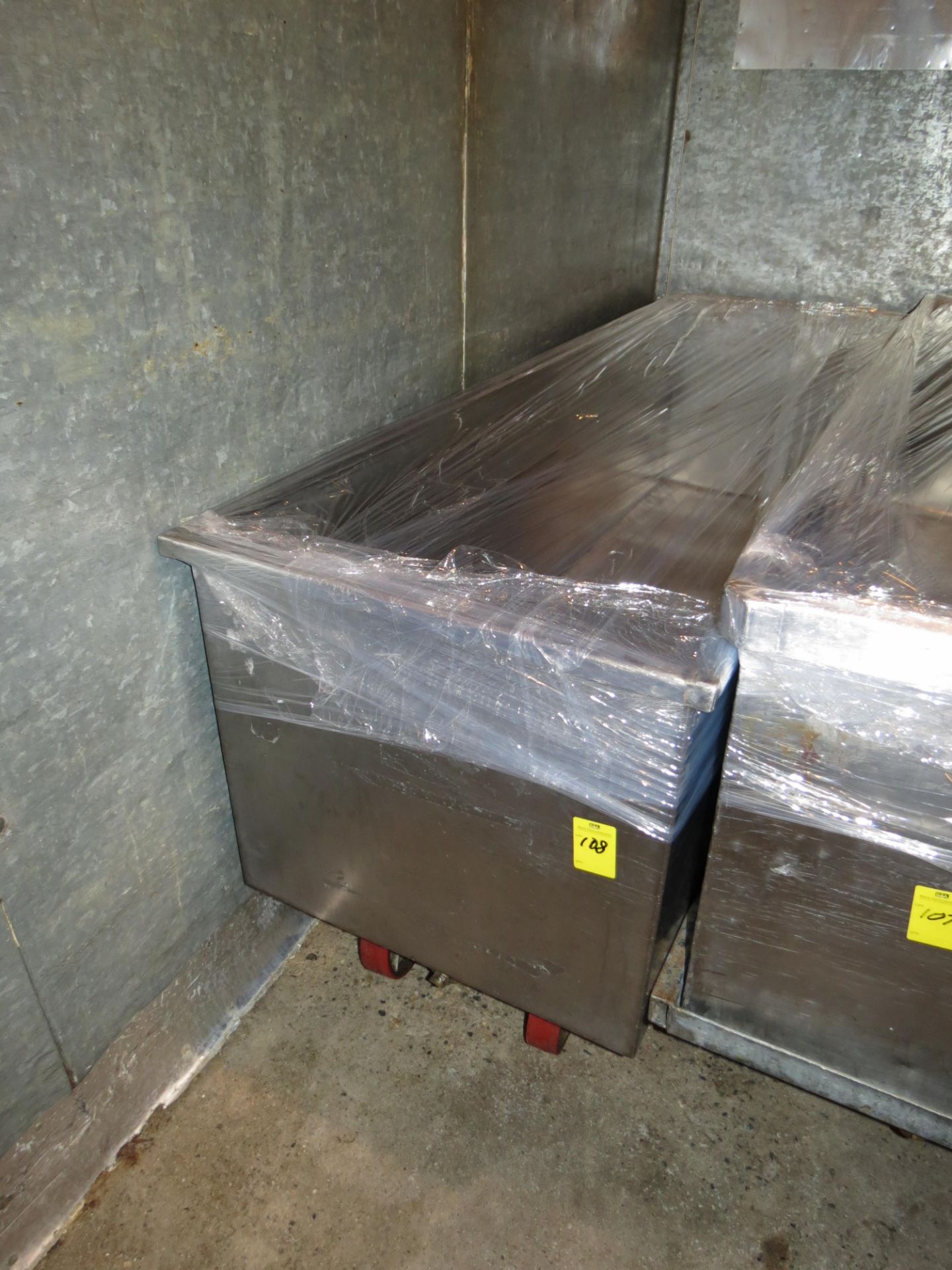 STAINLESS STEEL MOBILE TANKS 28" X 84"